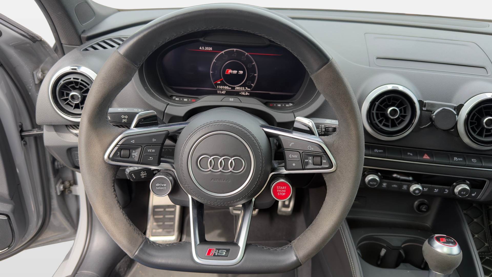 AUDI RS3 Limousine 2.5 TSI quattro S-tronic-image-8