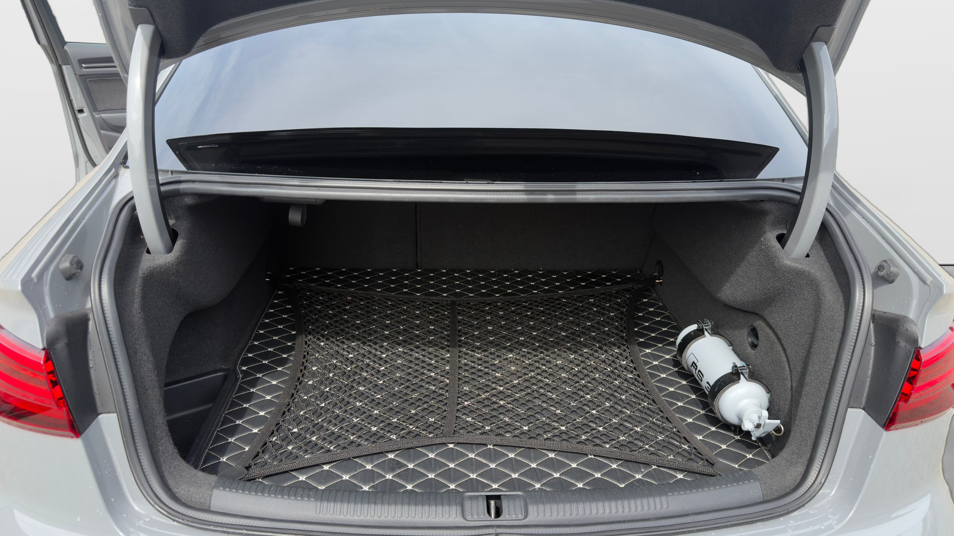 AUDI RS3 Limousine 2.5 TSI quattro S-tronic-image-16