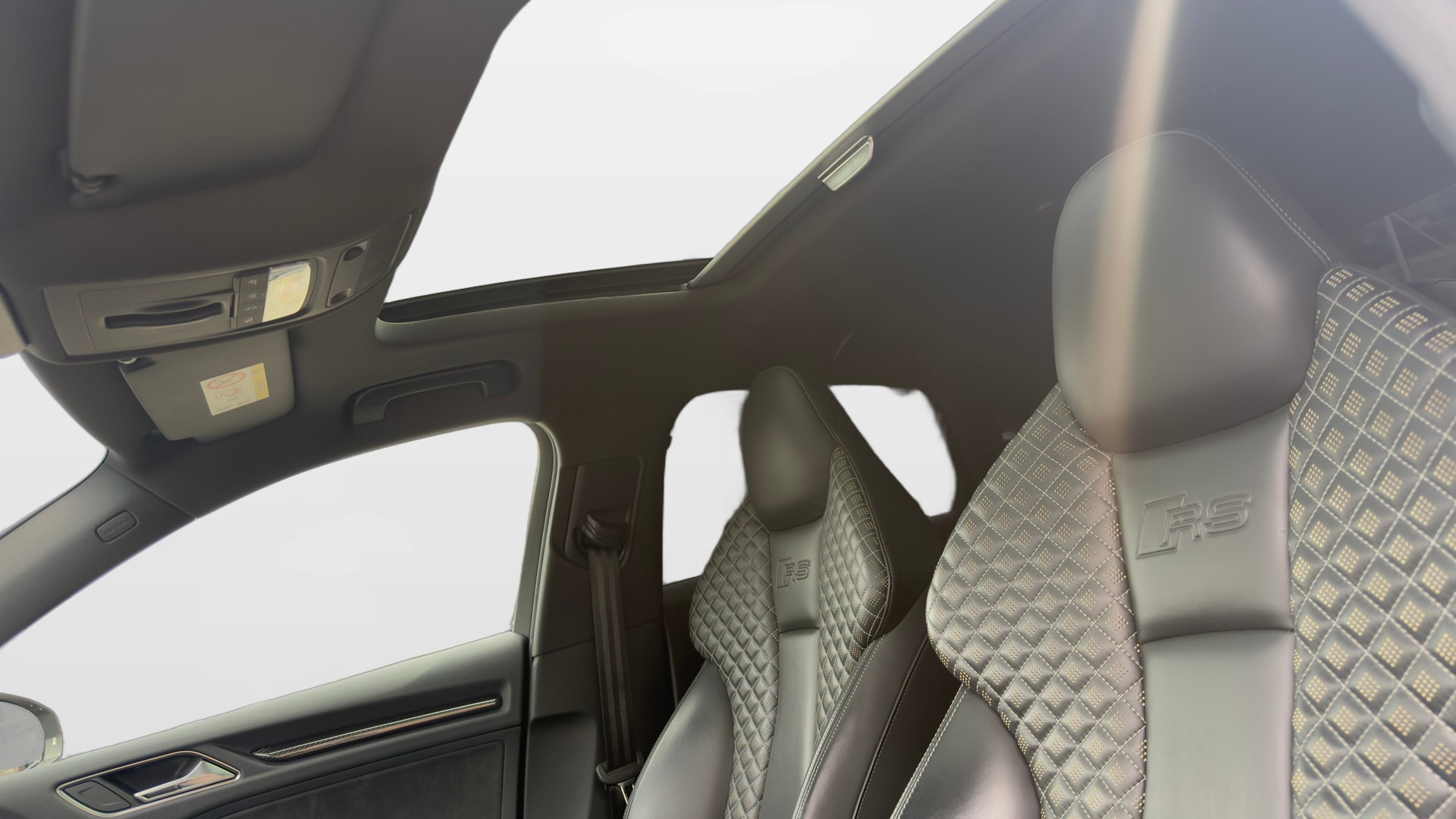 AUDI RS3 Limousine 2.5 TSI quattro S-tronic-image-13