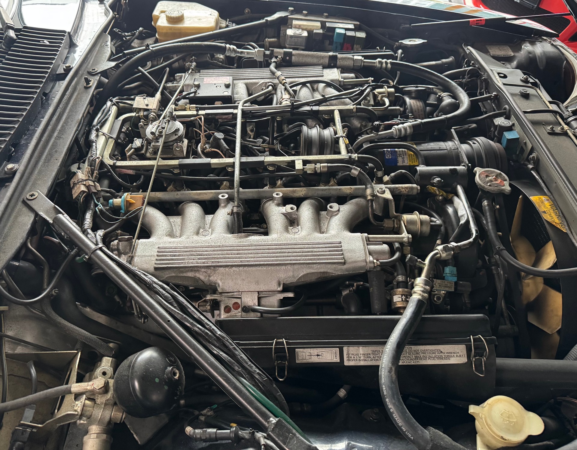 JAGUAR XJS 5.3 V12 Convertible-image-18
