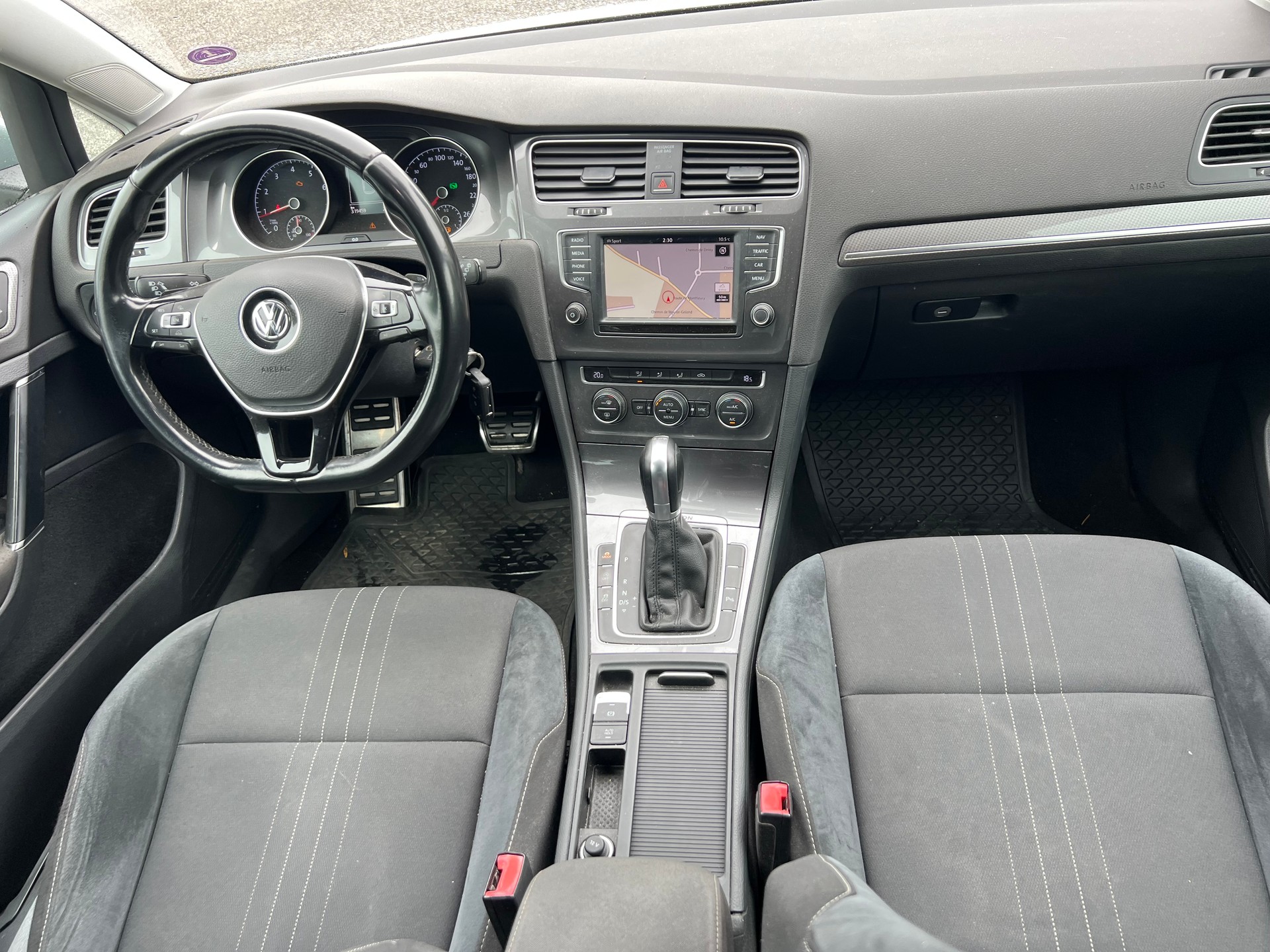 VW Golf 1.8 TSI Alltrack 4Motion-image-10