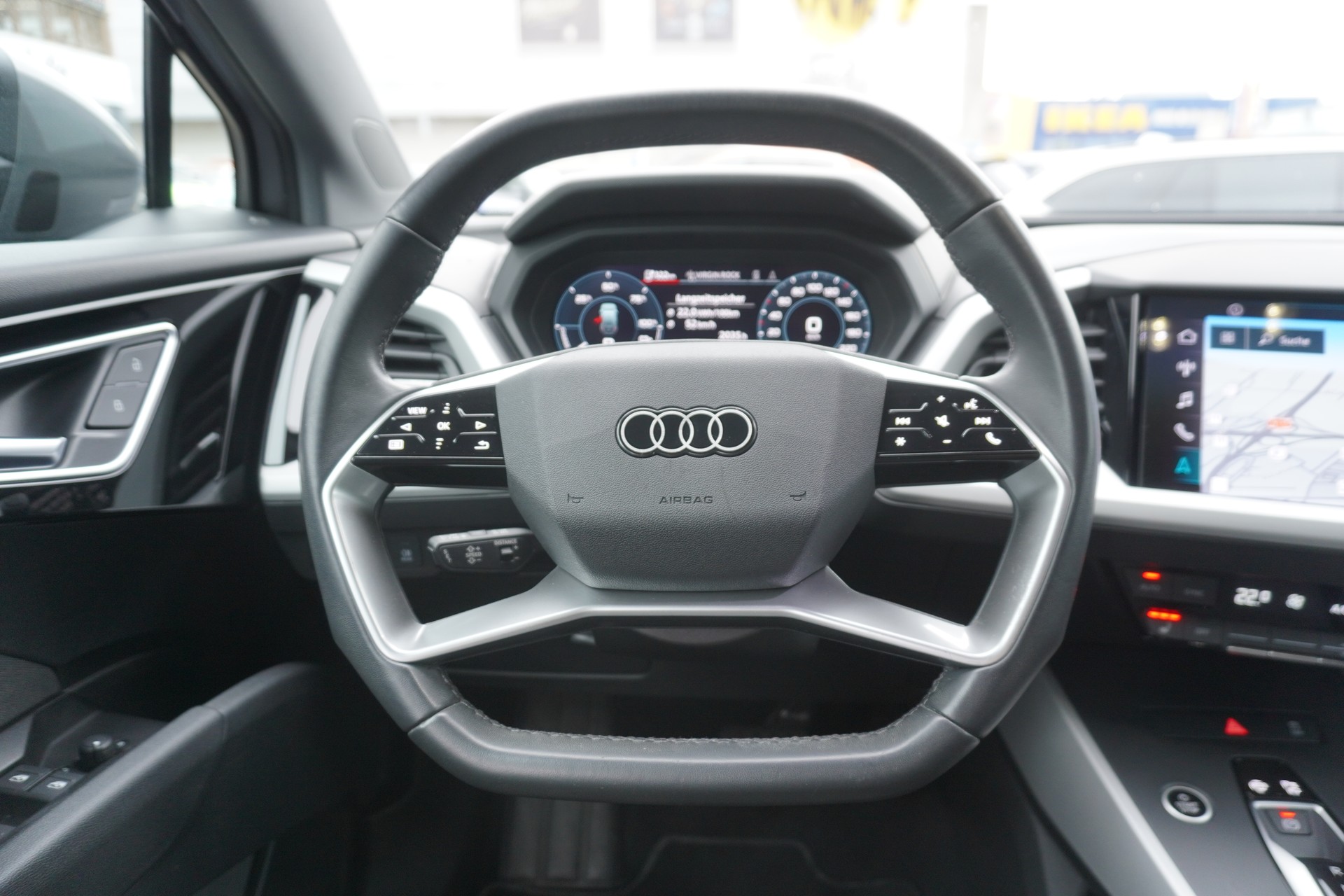 AUDI Q4 e-tron 45 quattro-image-15
