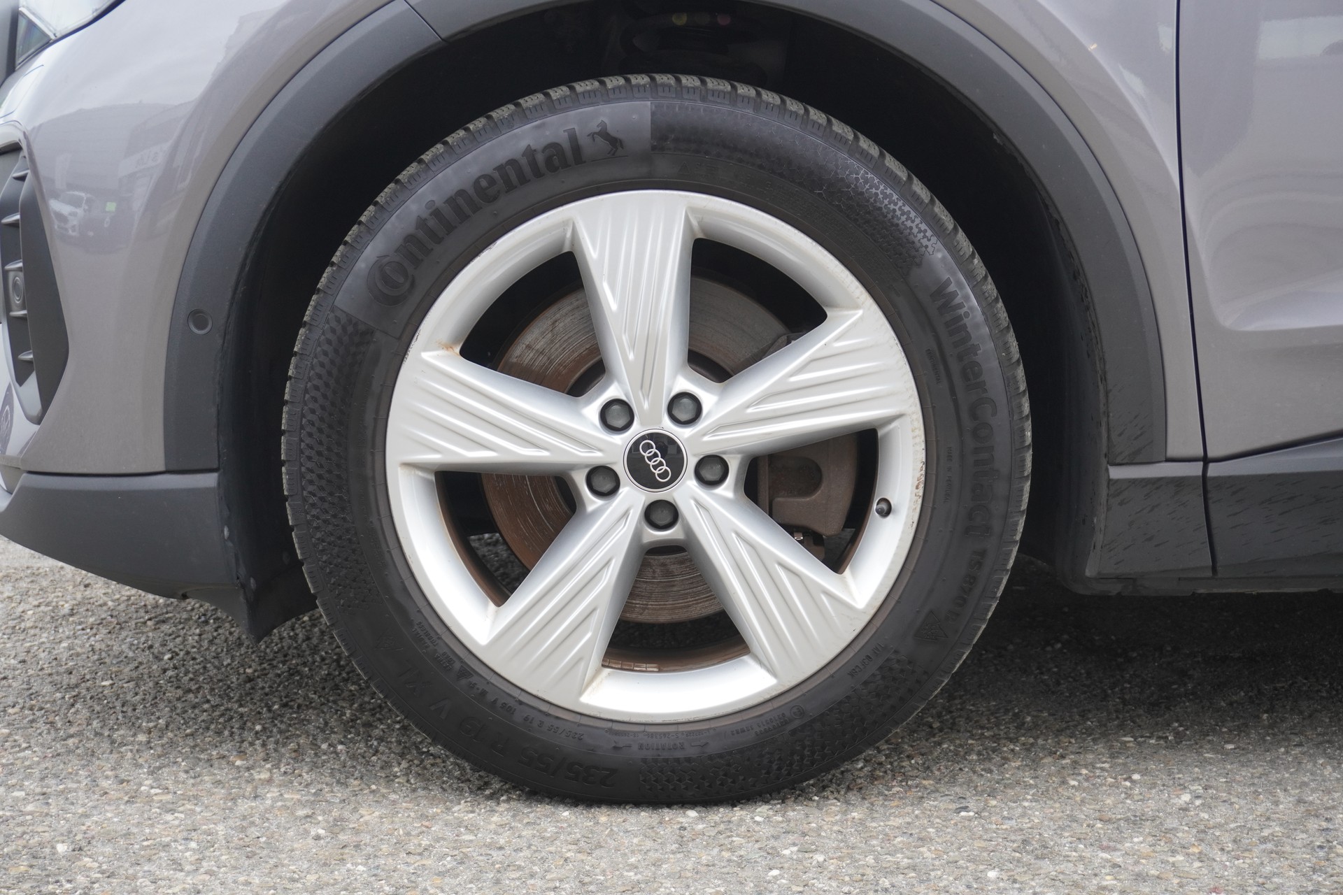 AUDI Q4 e-tron 45 quattro-image-9