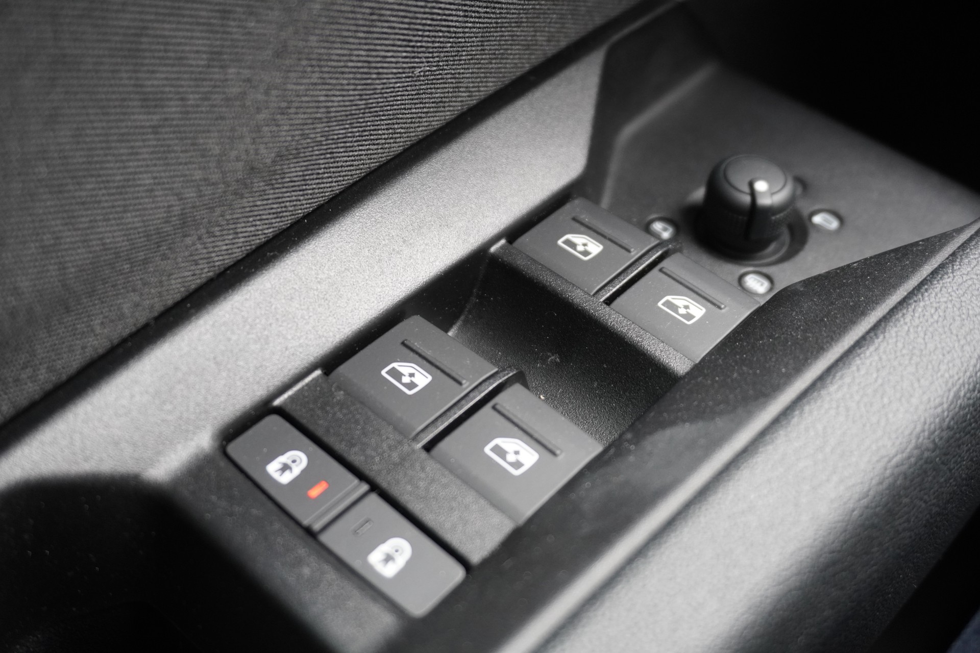 AUDI Q4 e-tron 45 quattro-image-36