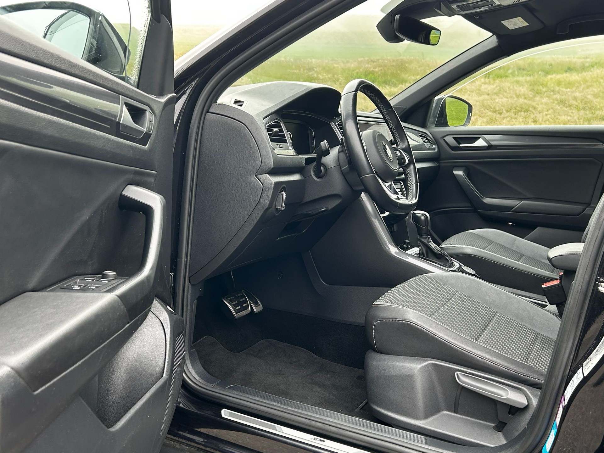 VW T-Roc 2.0 TSI Sport Selection DSG 4Motion-image-8