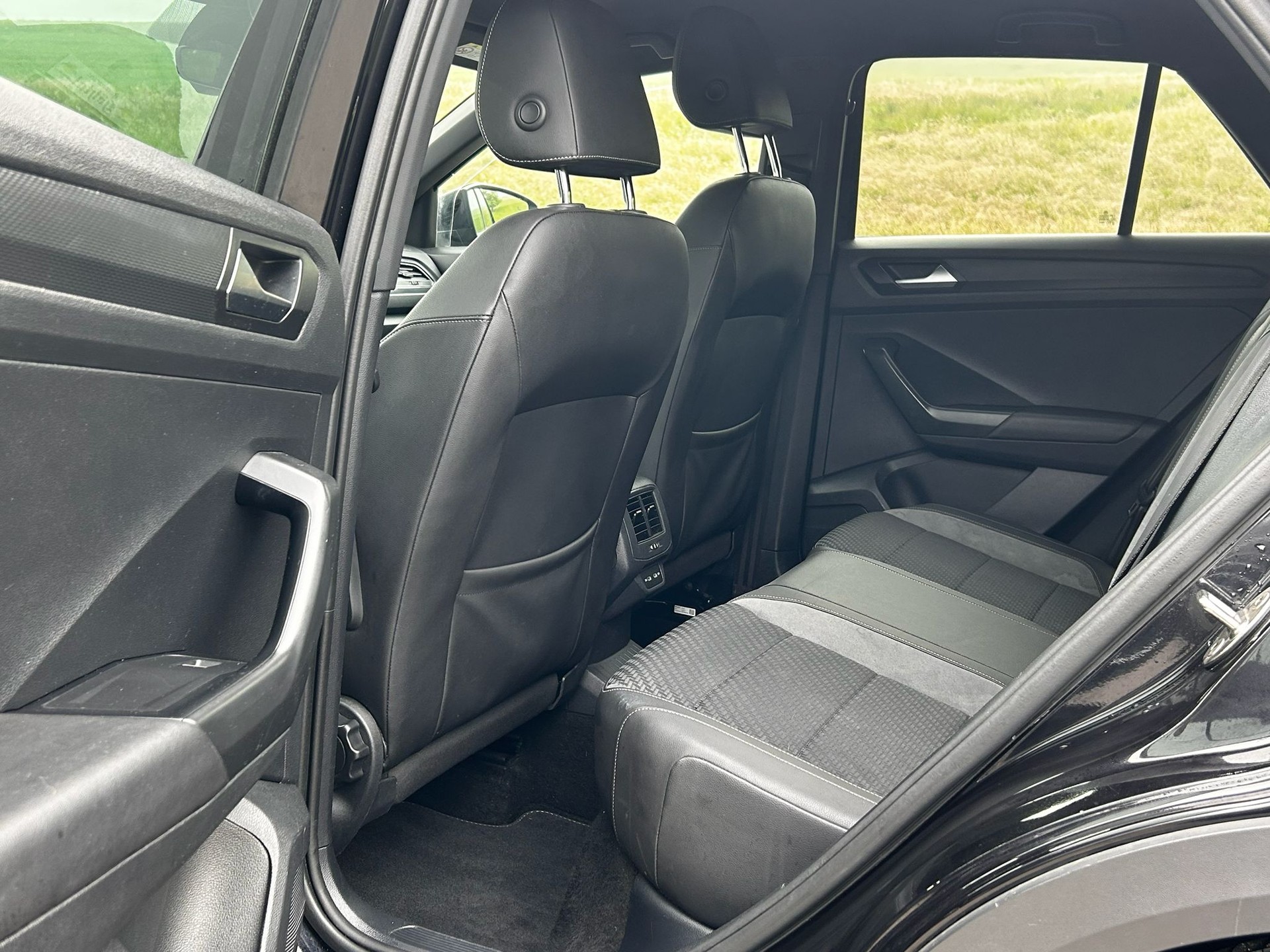 VW T-Roc 2.0 TSI Sport Selection DSG 4Motion-image-14