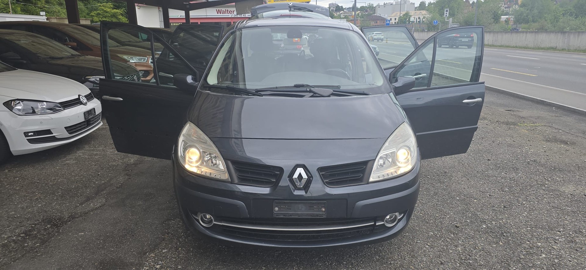 RENAULT Grand Scénic 2.0 16V Fairway Automatic-image-3