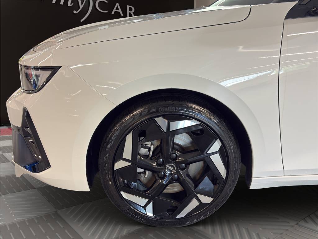 OPEL Astra Sports Tourer 1.6 PHEV Turbo GSe-image-11