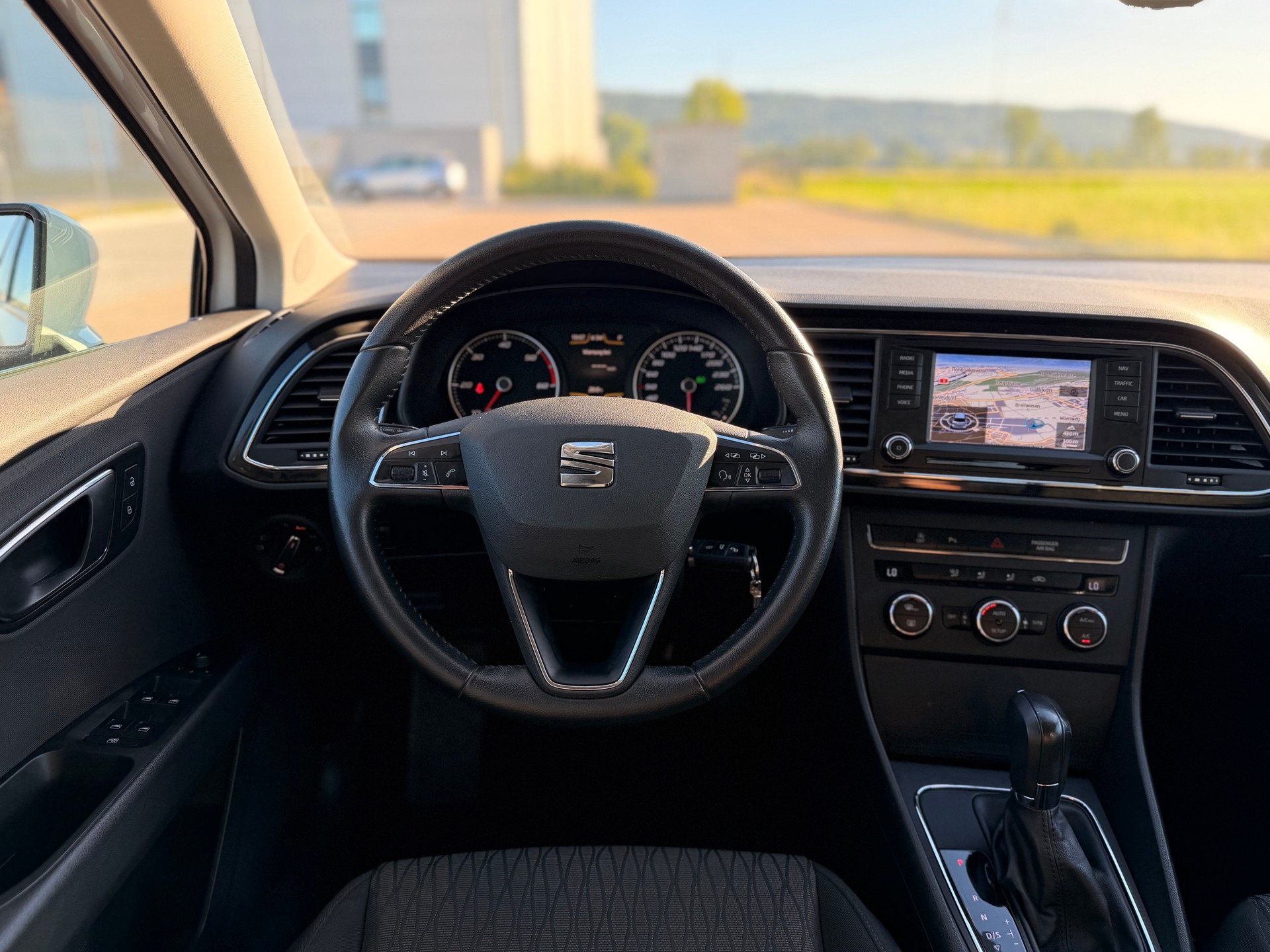 SEAT Leon ST 1.6 TDI Style DSG-image-17