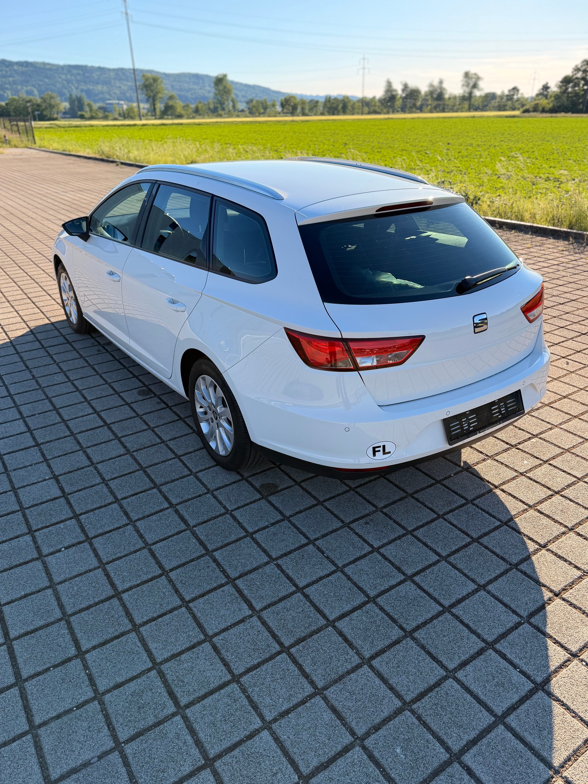 SEAT Leon ST 1.6 TDI Style DSG-image-12