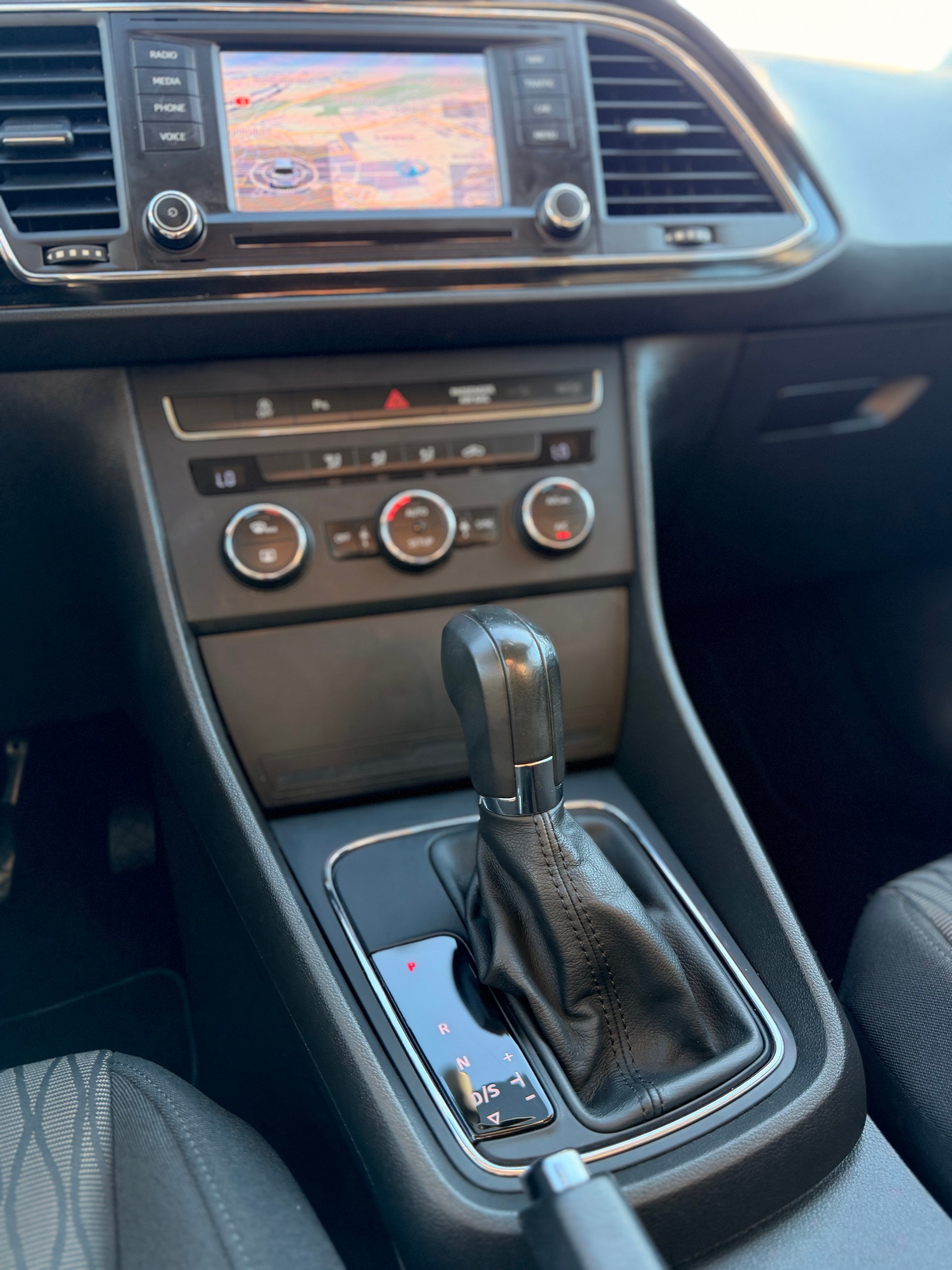 SEAT Leon ST 1.6 TDI Style DSG-image-20