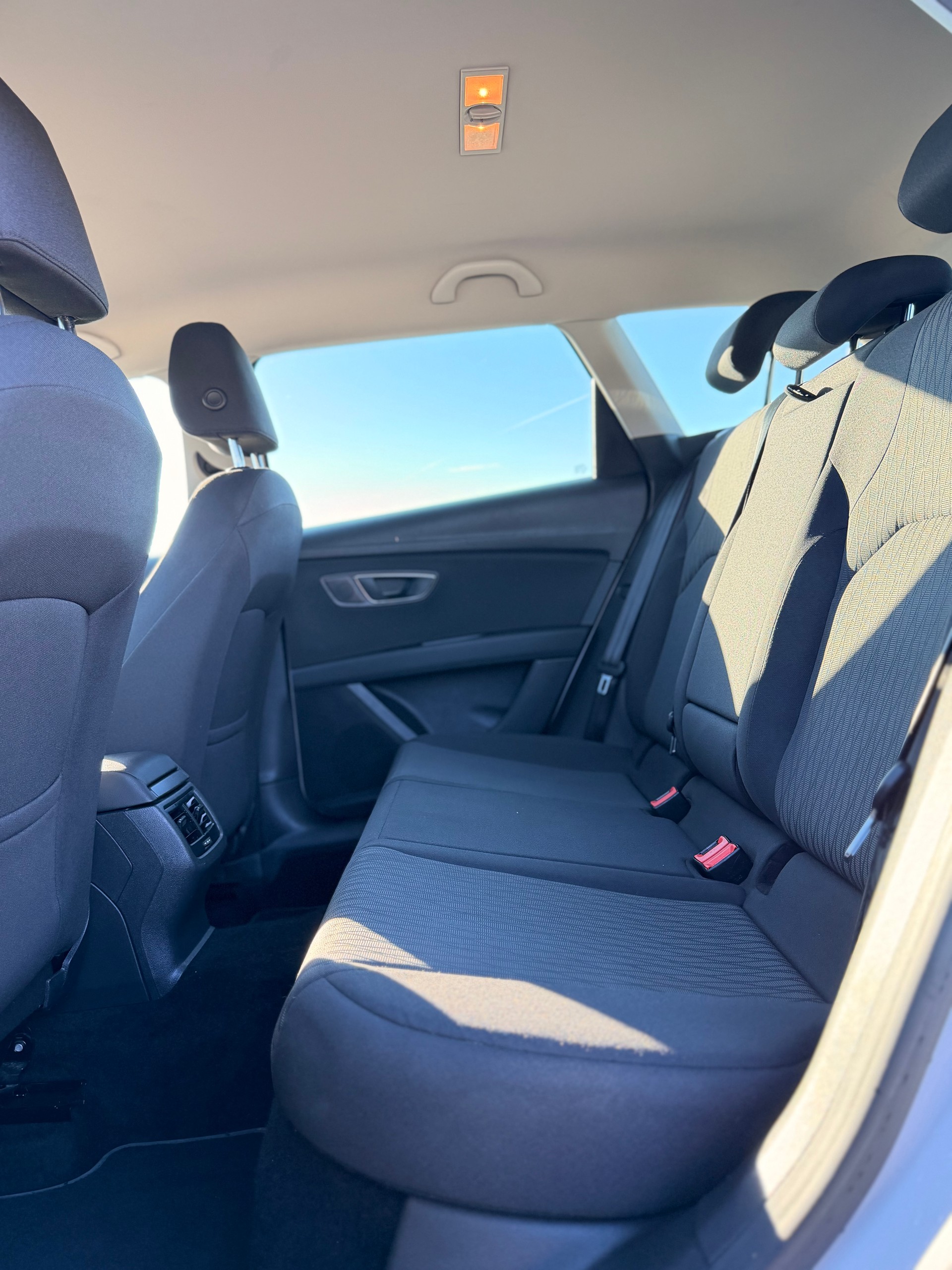 SEAT Leon ST 1.6 TDI Style DSG-image-28