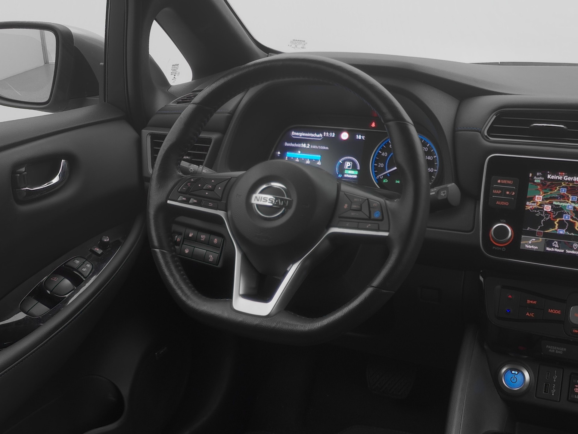 NISSAN Tekna Ultrasuede-image-6