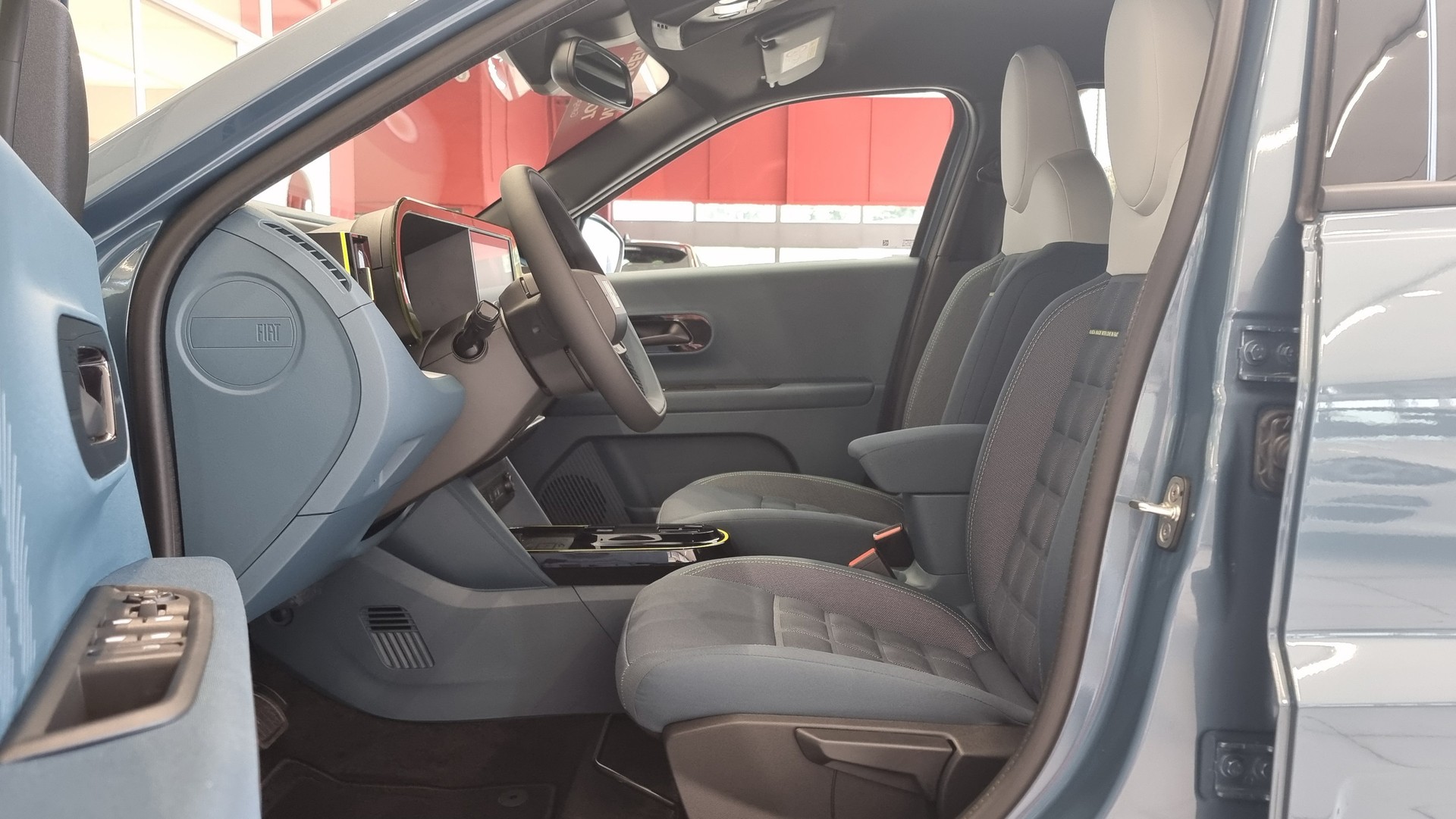 FIAT Grande Panda 1.2 Hybrid La Prima-image-17