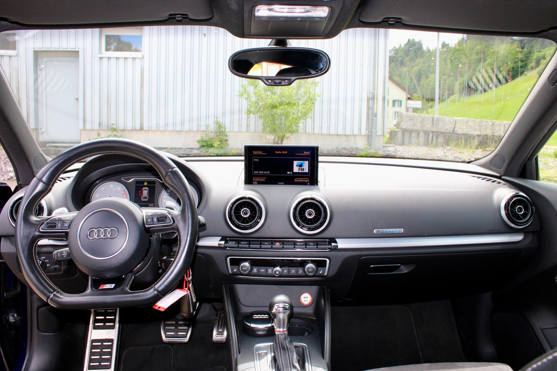 AUDI S3 Sportback 2.0 TFSI quattro S-tronic-image-10