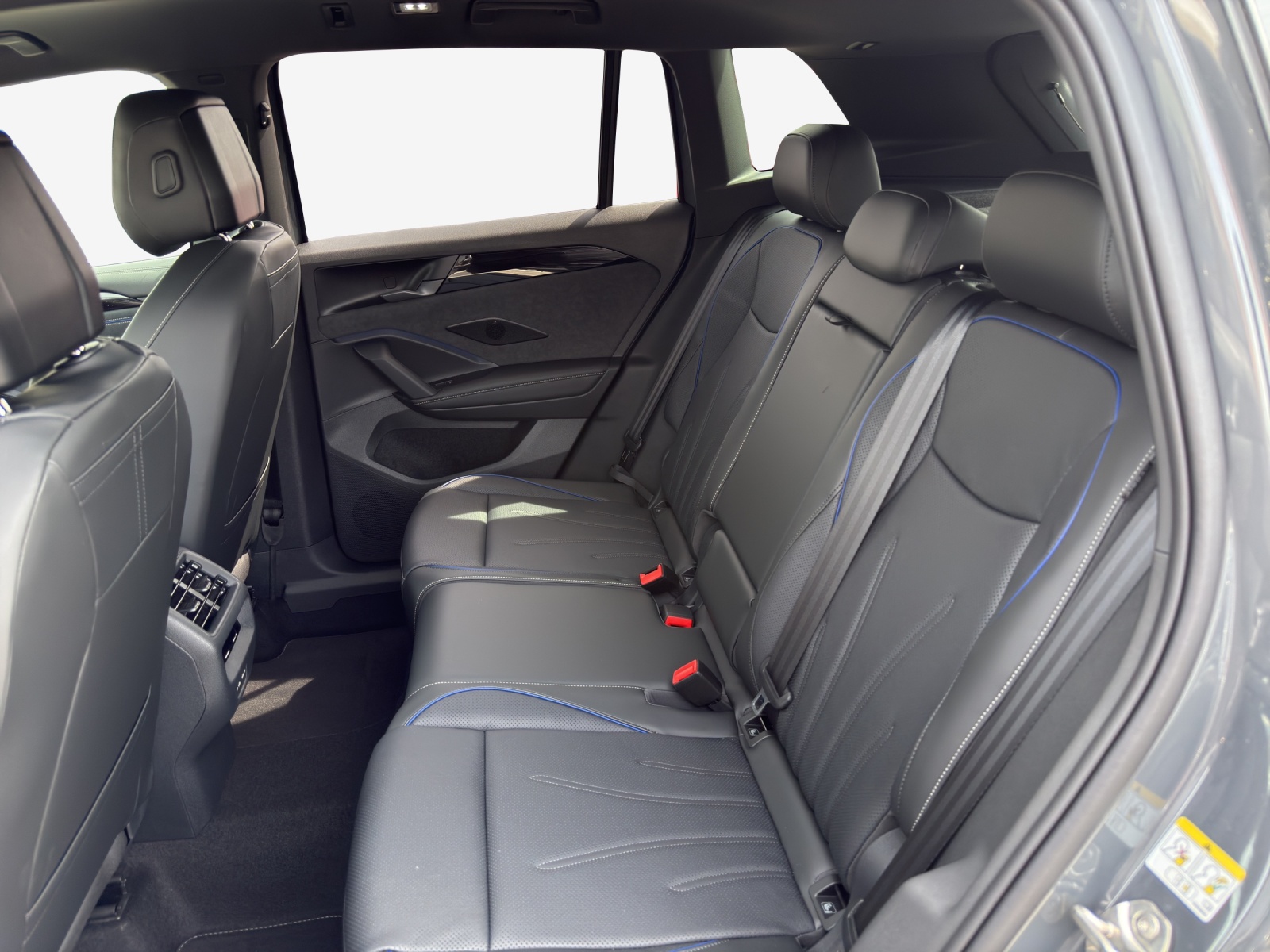 VW Tiguan 2.0 TSI DSG R-Line 4Motion-image-11
