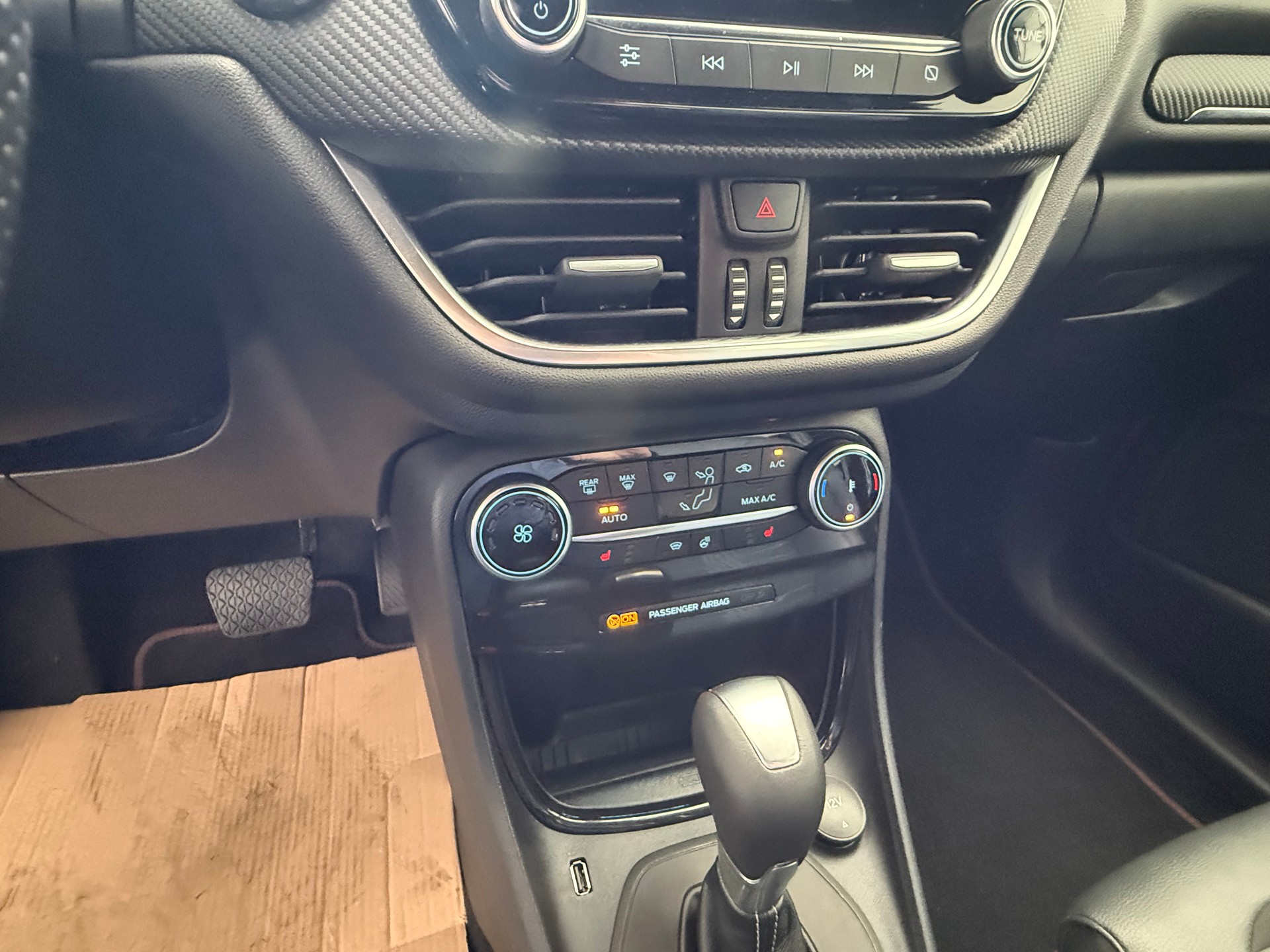 FORD Puma 1.0 MHEV ST-Line A-image-10