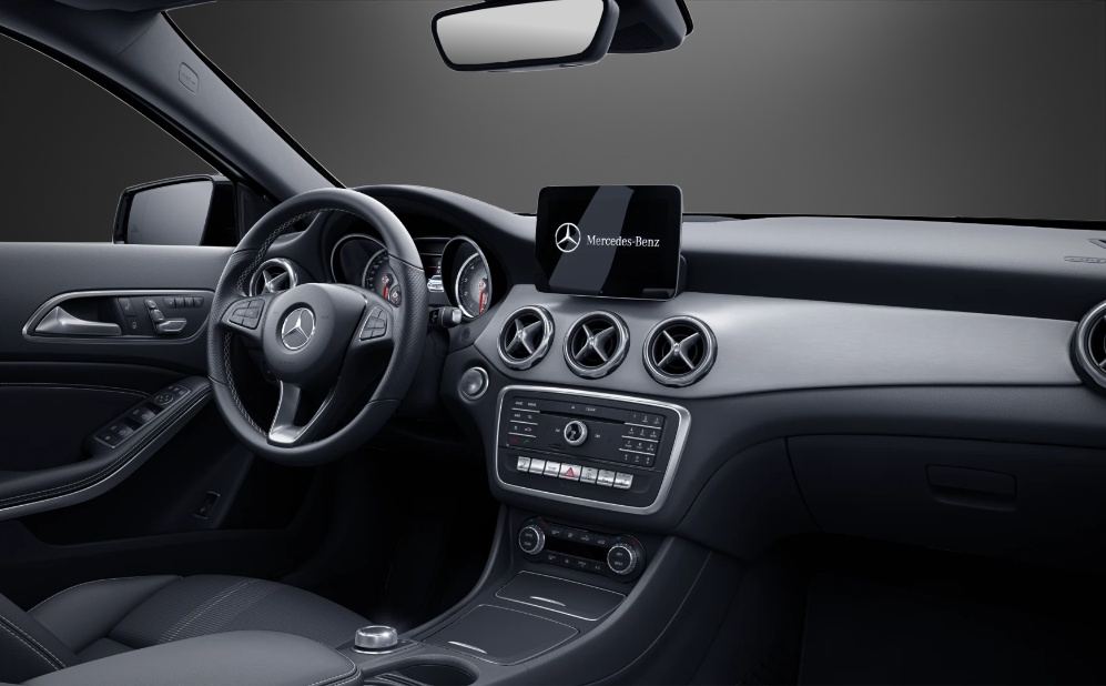 MERCEDES-BENZ GLA 200 Night Star 7G-DCT-image-7