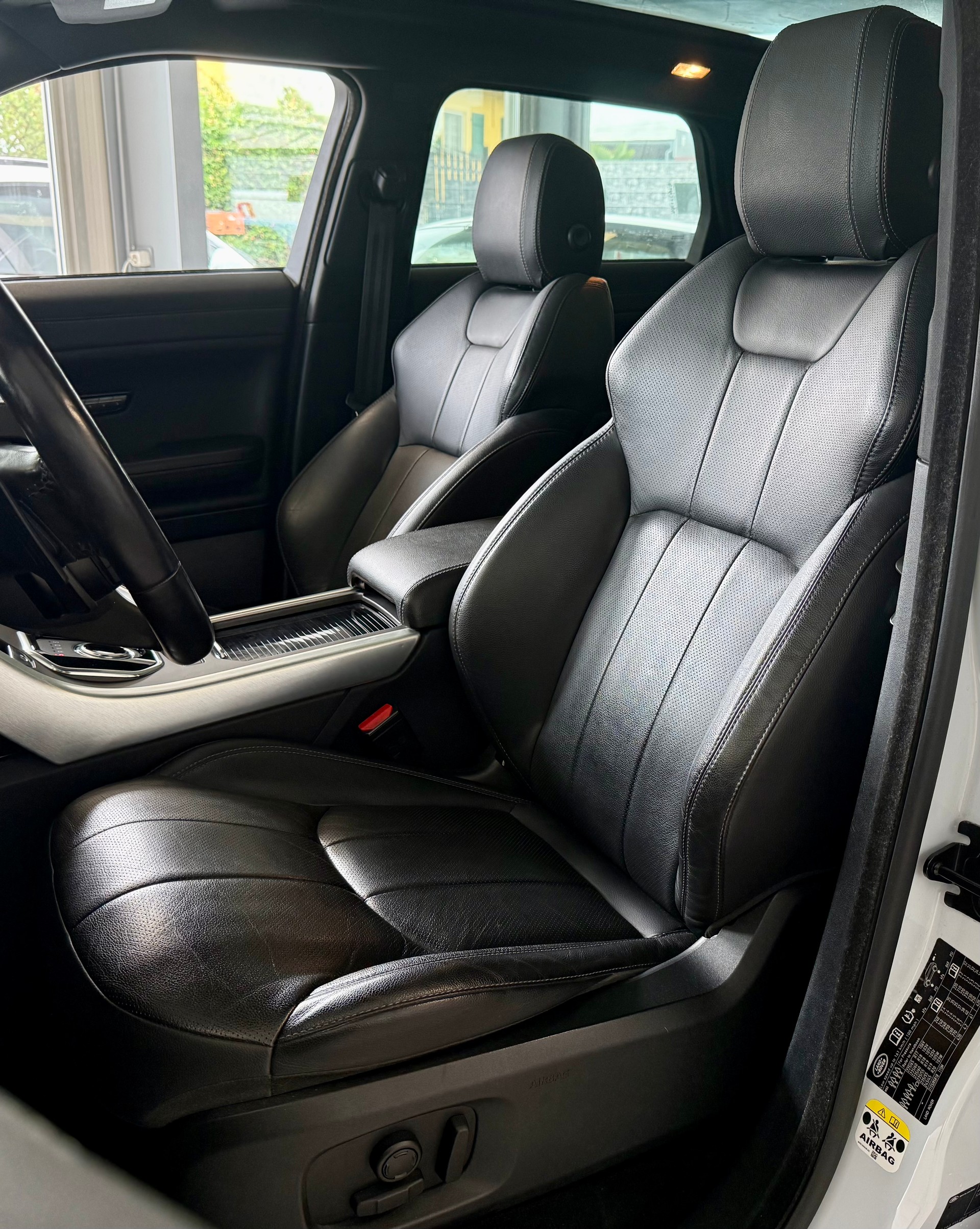 LAND ROVER Range Rover Evoque 2.0 Si4 Pure AT9-image-13