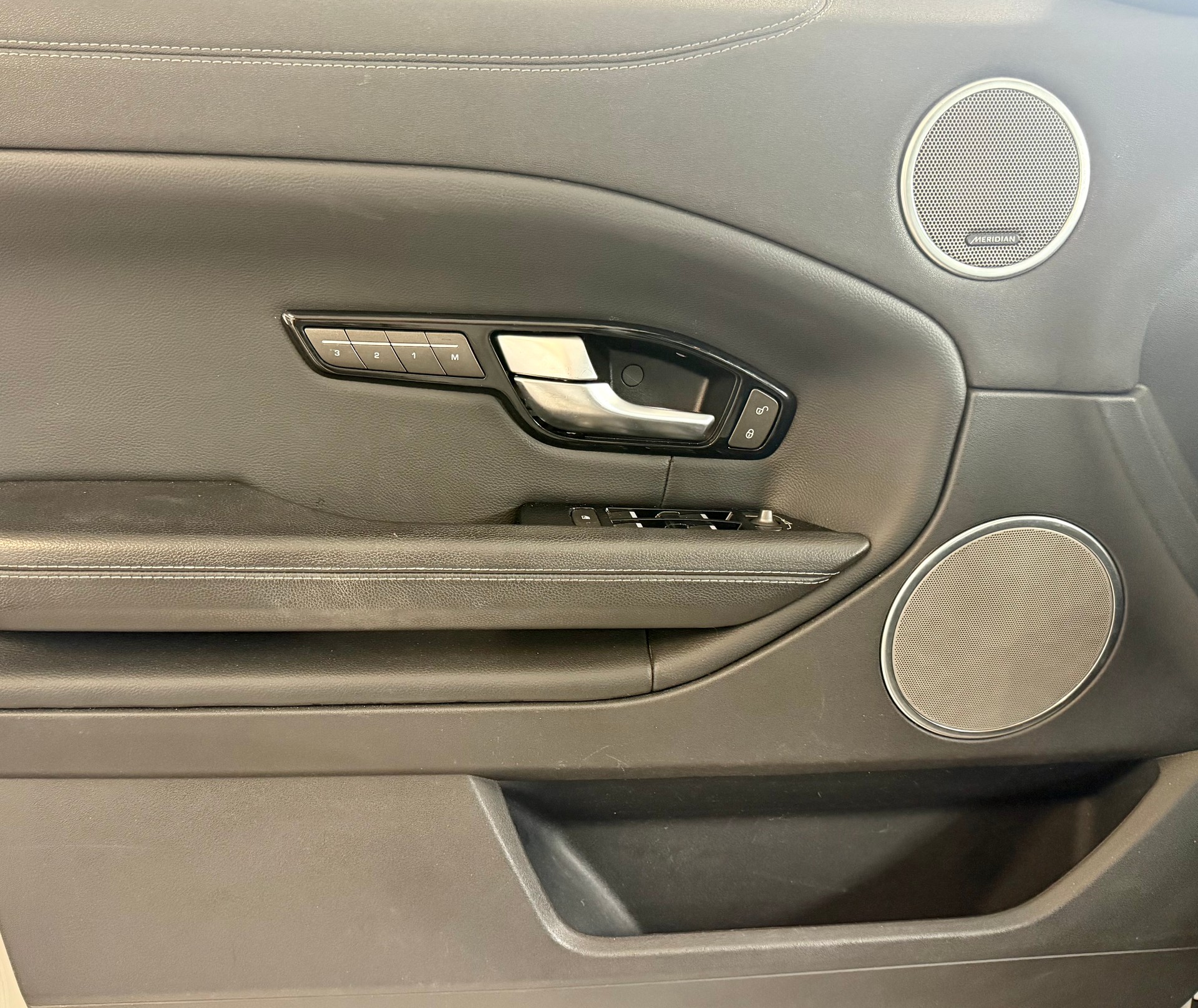 LAND ROVER Range Rover Evoque 2.0 Si4 Pure AT9-image-21
