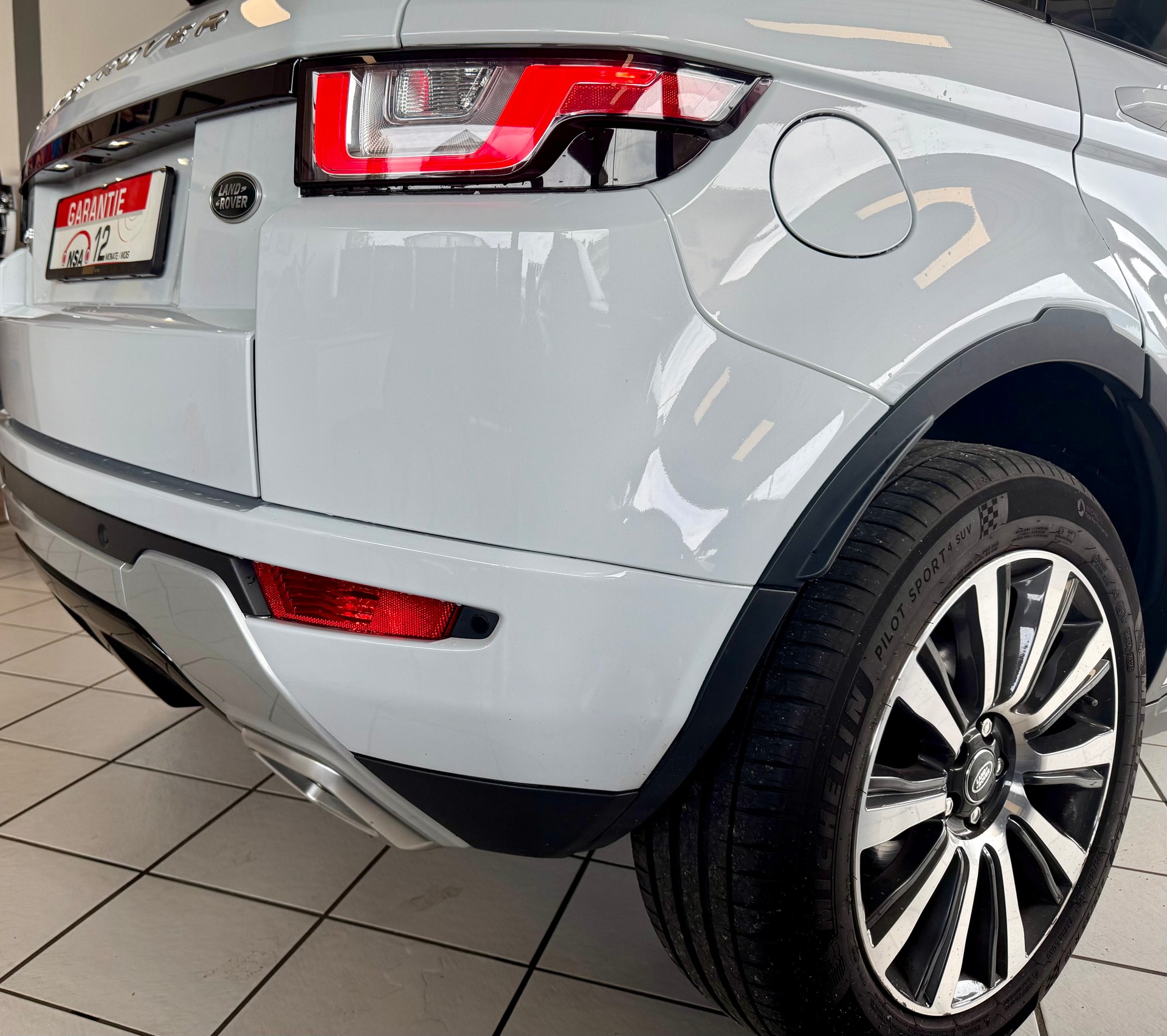LAND ROVER Range Rover Evoque 2.0 Si4 Pure AT9-image-10