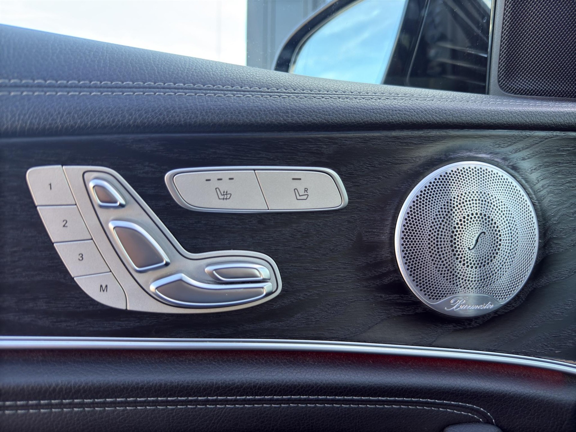 MERCEDES-BENZ E 220 d AMG Line 4matic Kombi-image-28