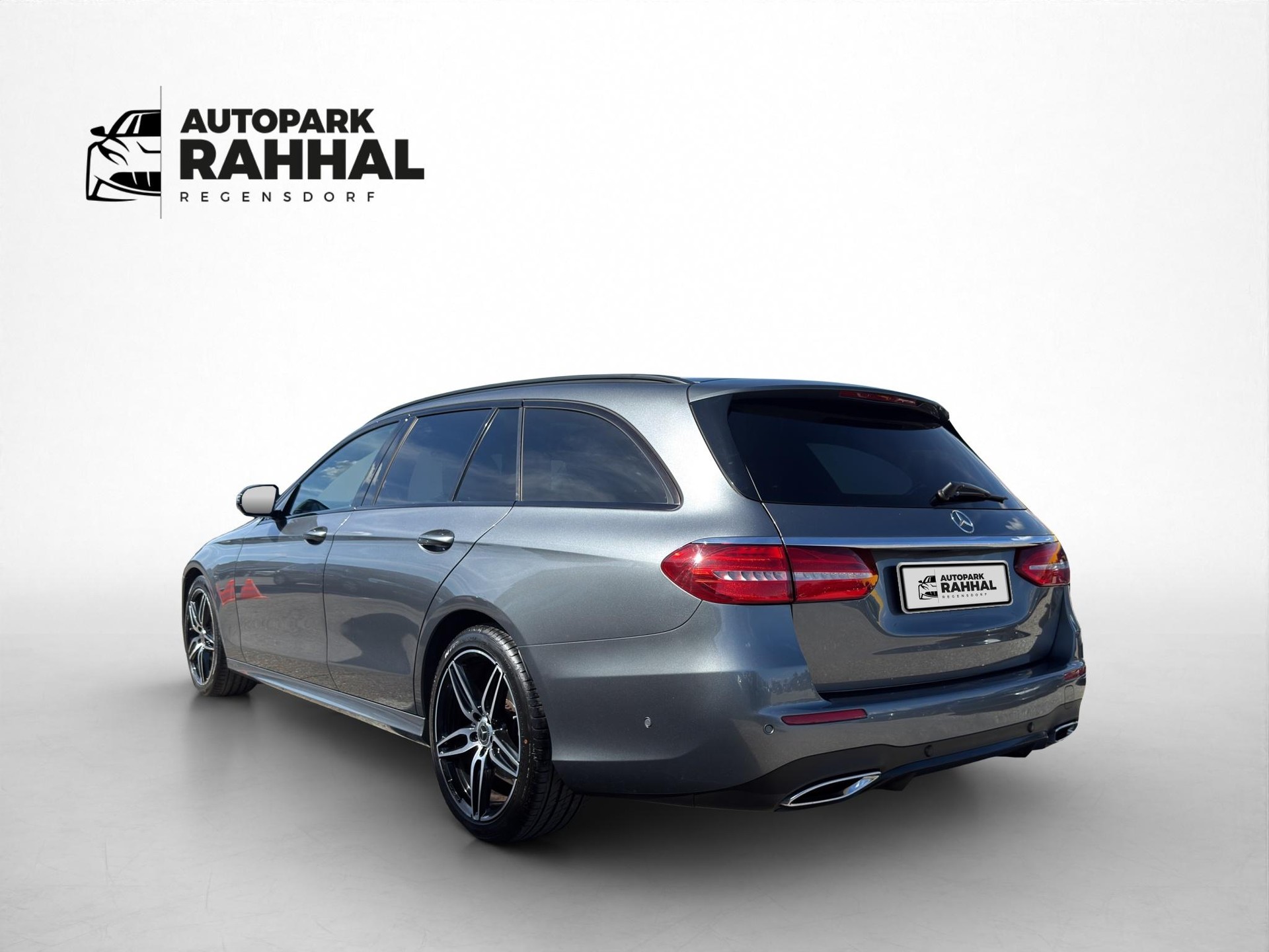 MERCEDES-BENZ E 220 d AMG Line 4matic Kombi-image-7