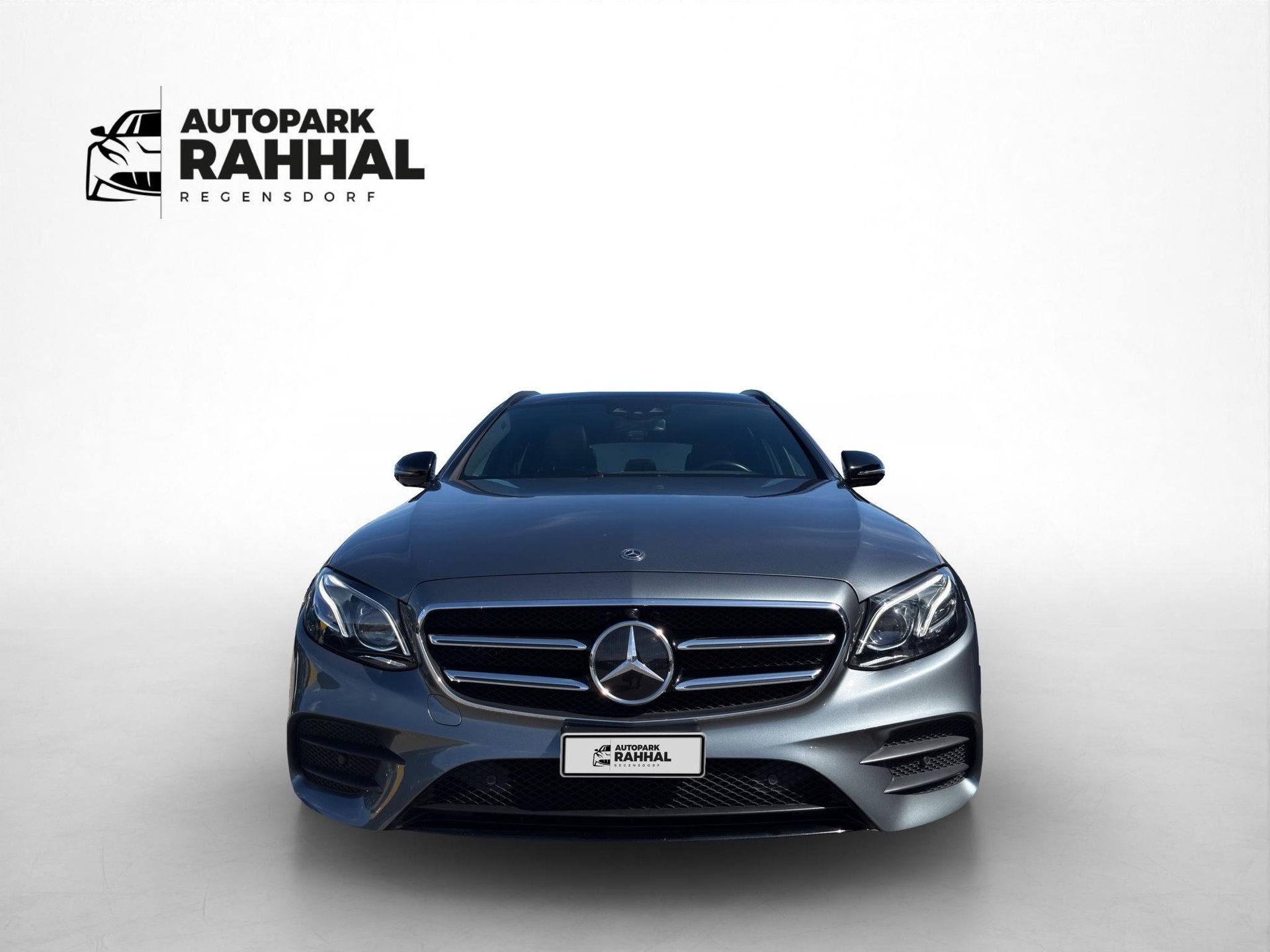 MERCEDES-BENZ E 220 d AMG Line 4matic Kombi-showroom-element-1