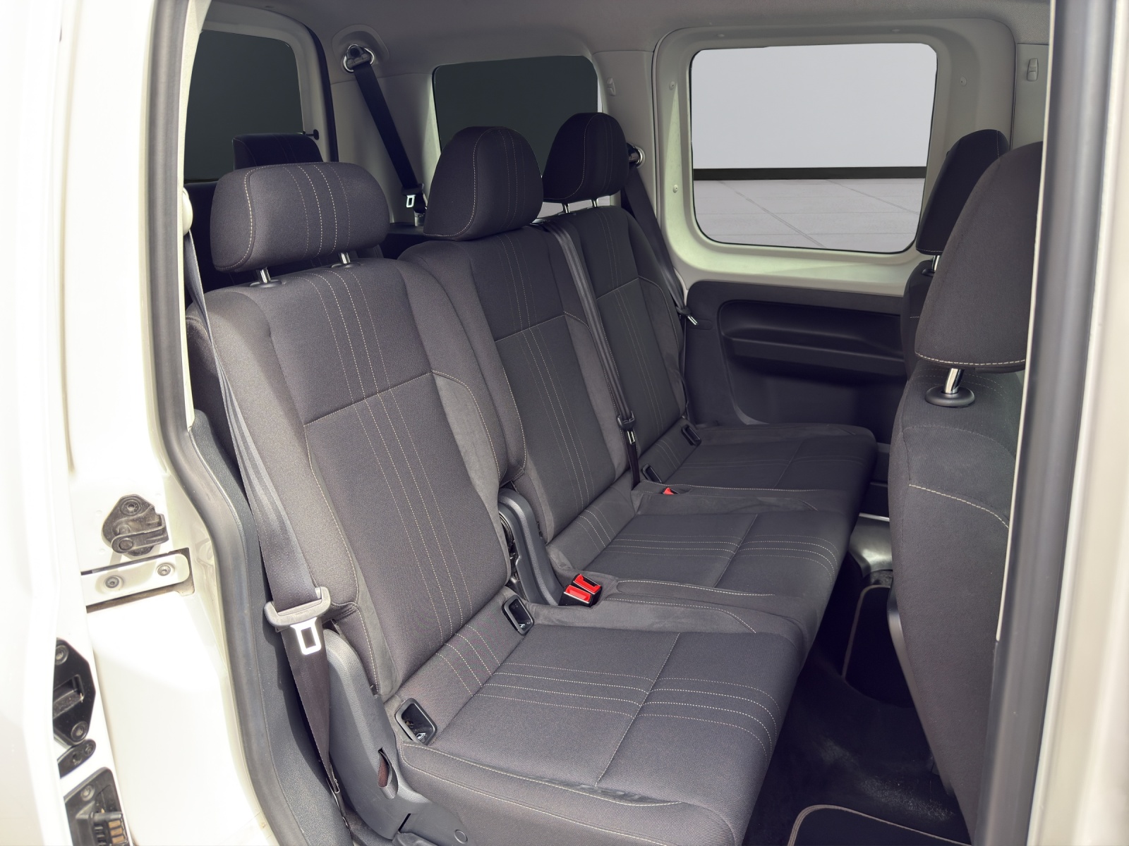 VW Caddy Alltrack 2.0 TDI 4m-image-14