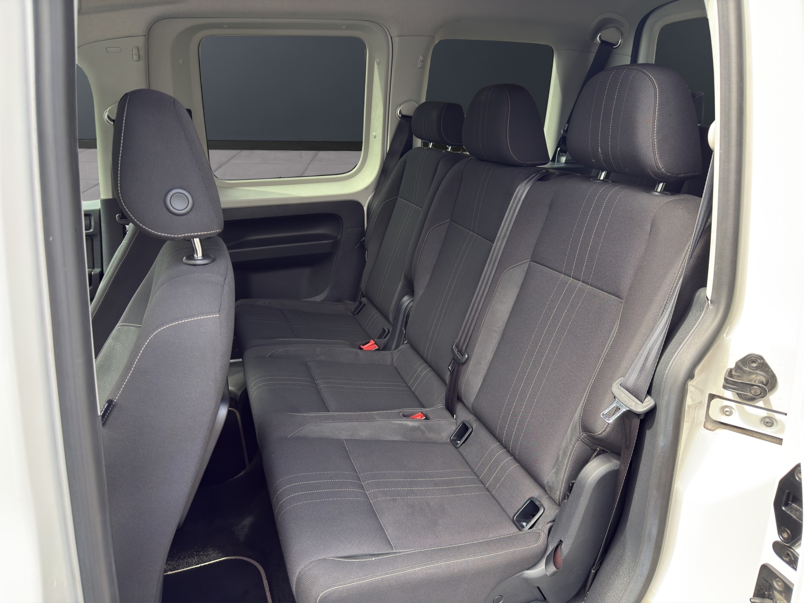 VW Caddy Alltrack 2.0 TDI 4m-image-11