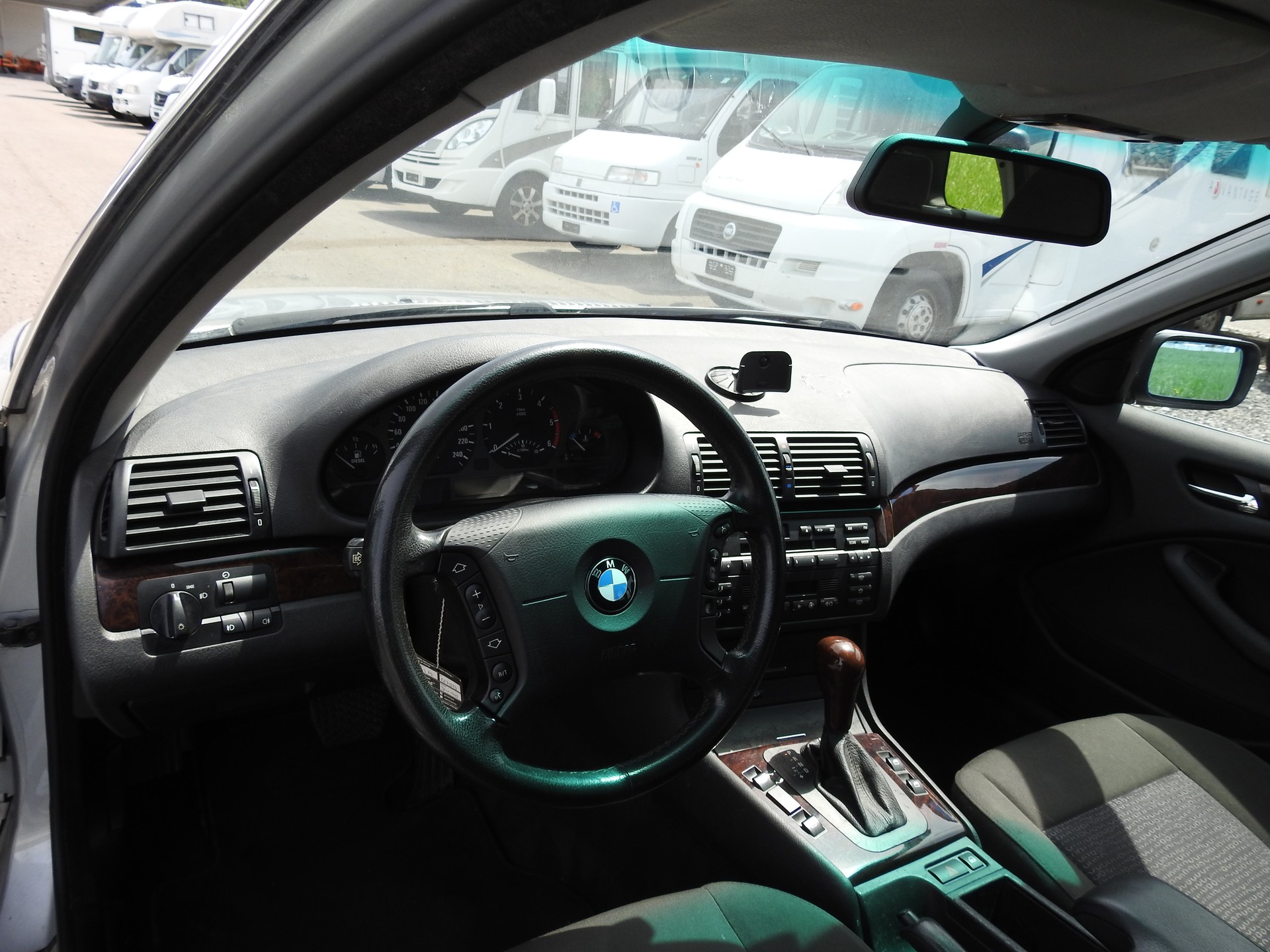 BMW 330xd Touring-image-10