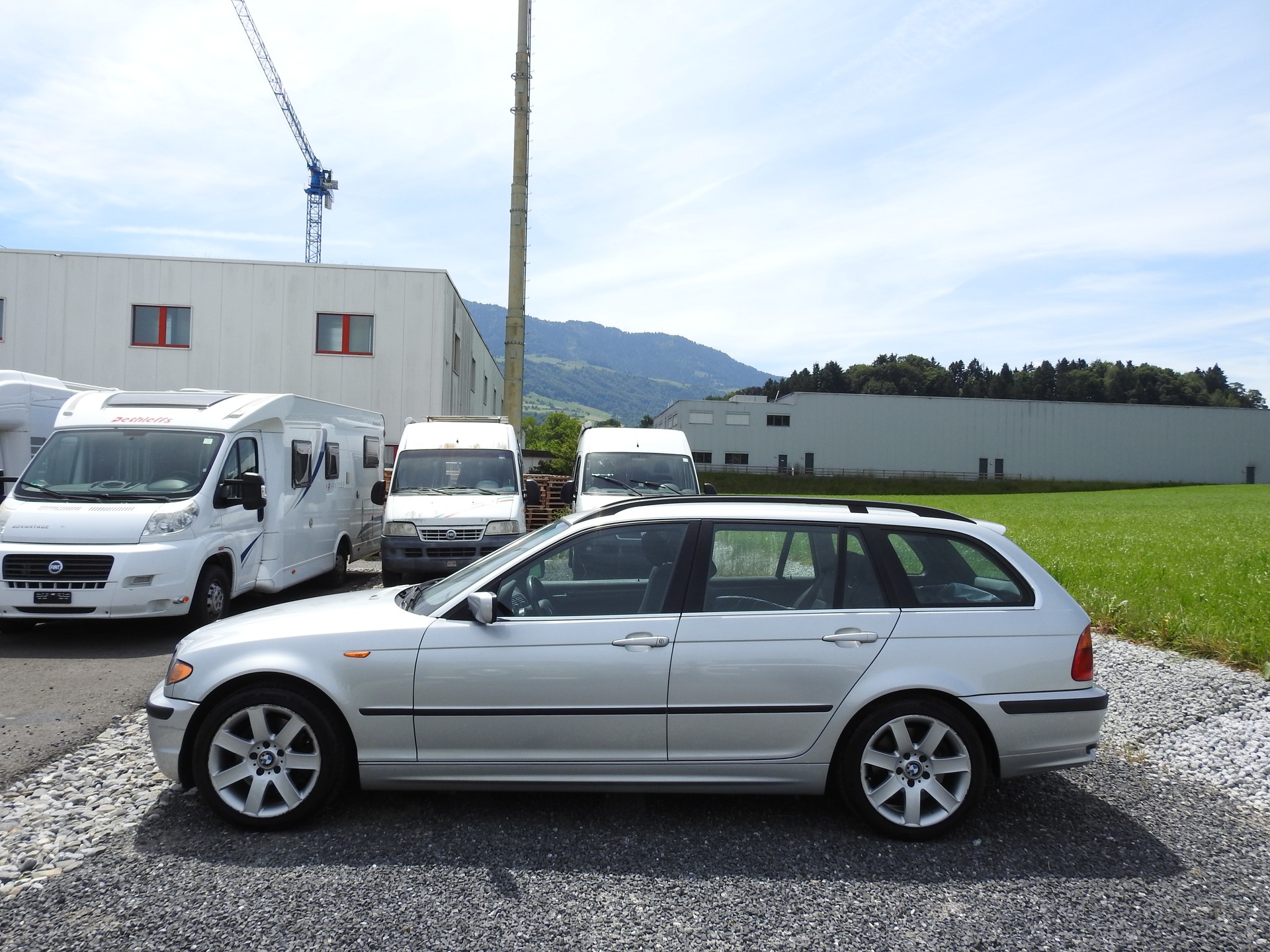 BMW 330xd Touring-showroom-element-2