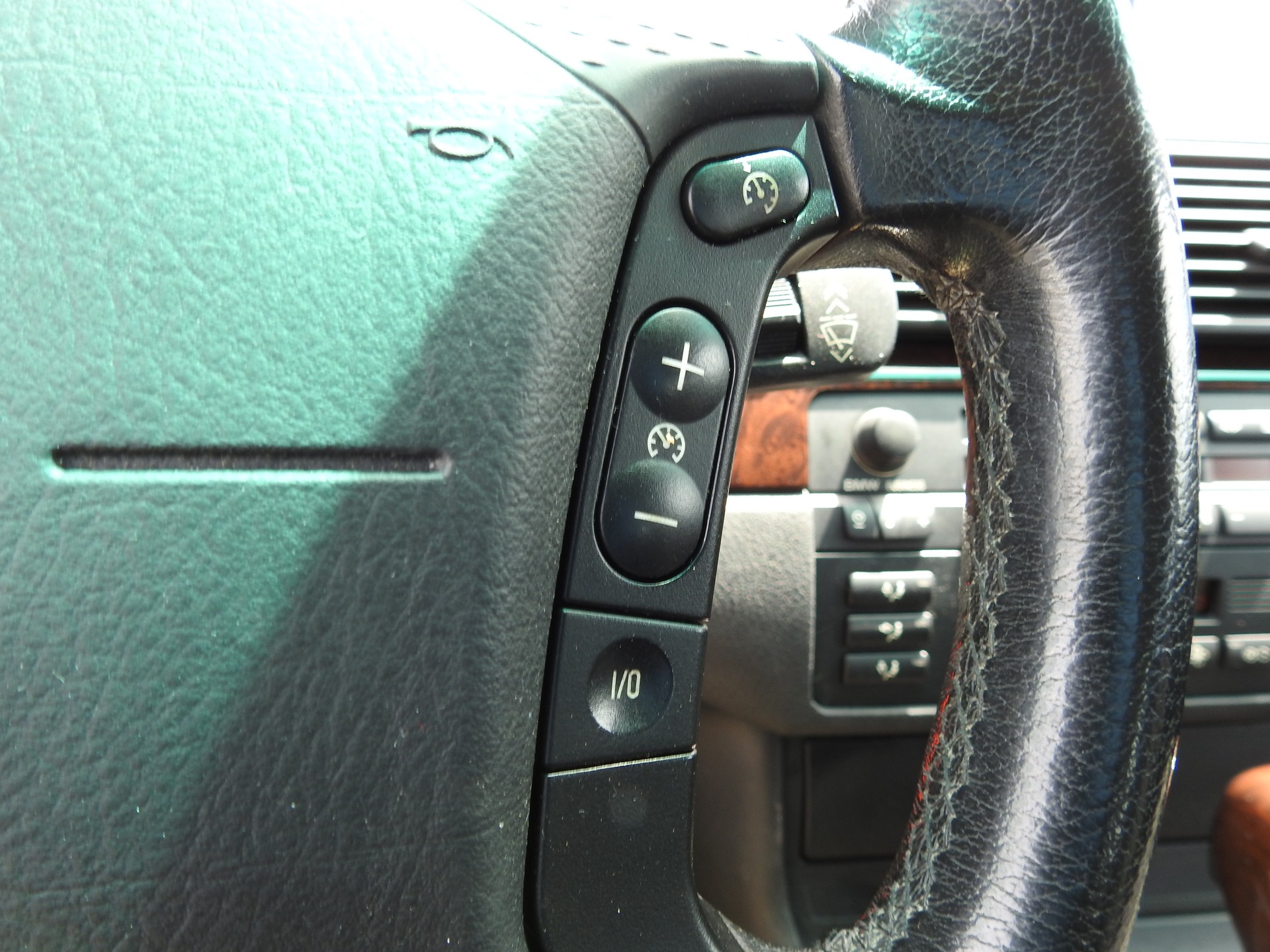BMW 330xd Touring-image-21
