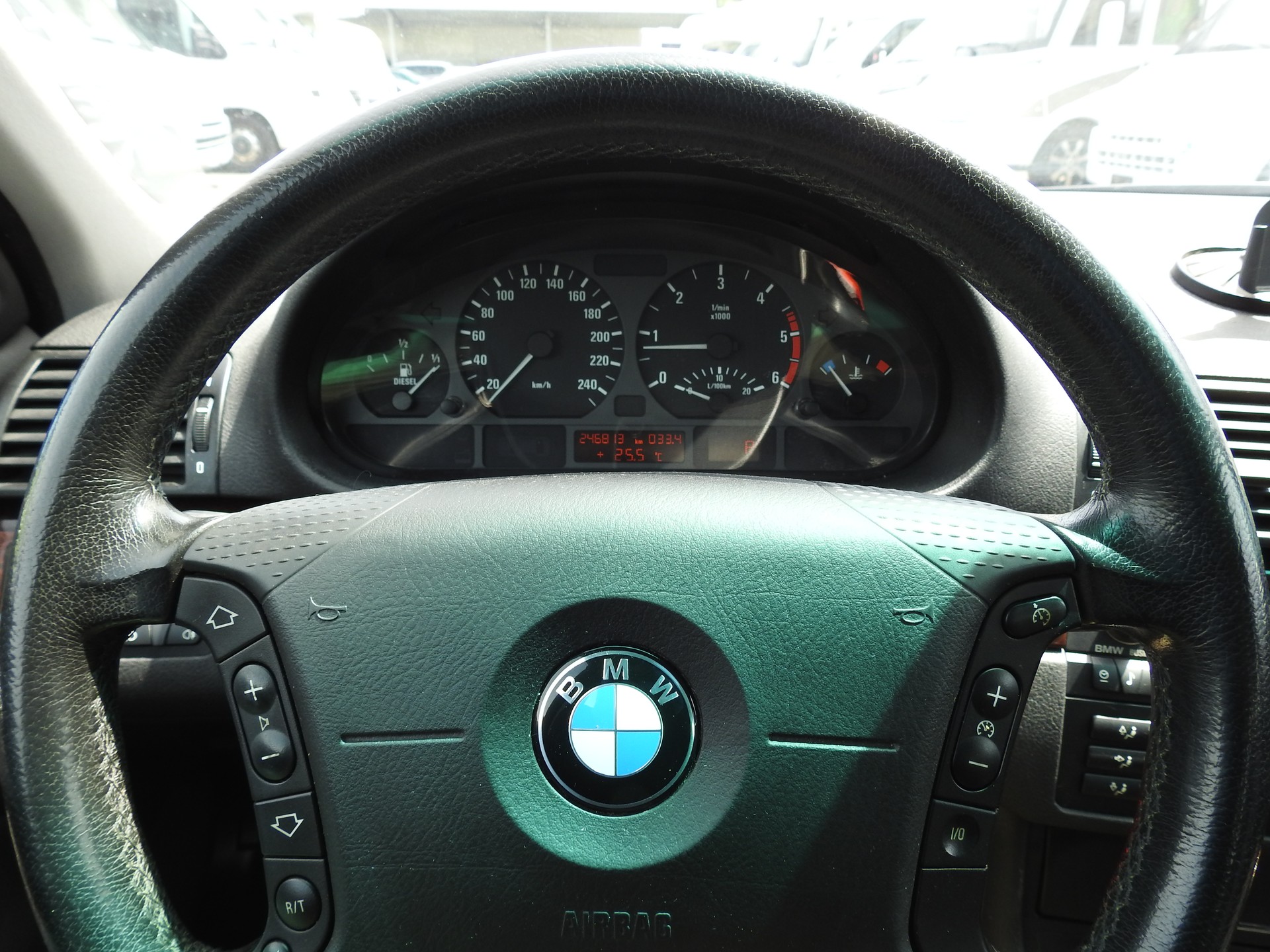 BMW 330xd Touring-image-23