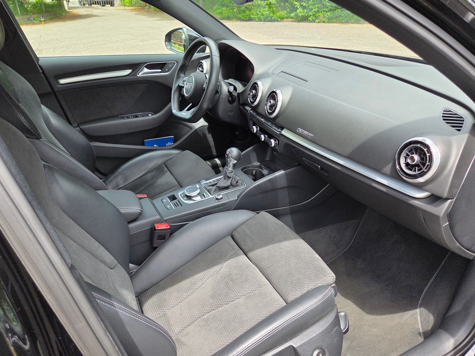 AUDI 2.0 40 TFSI Sport qu. S-Tronic-image-11