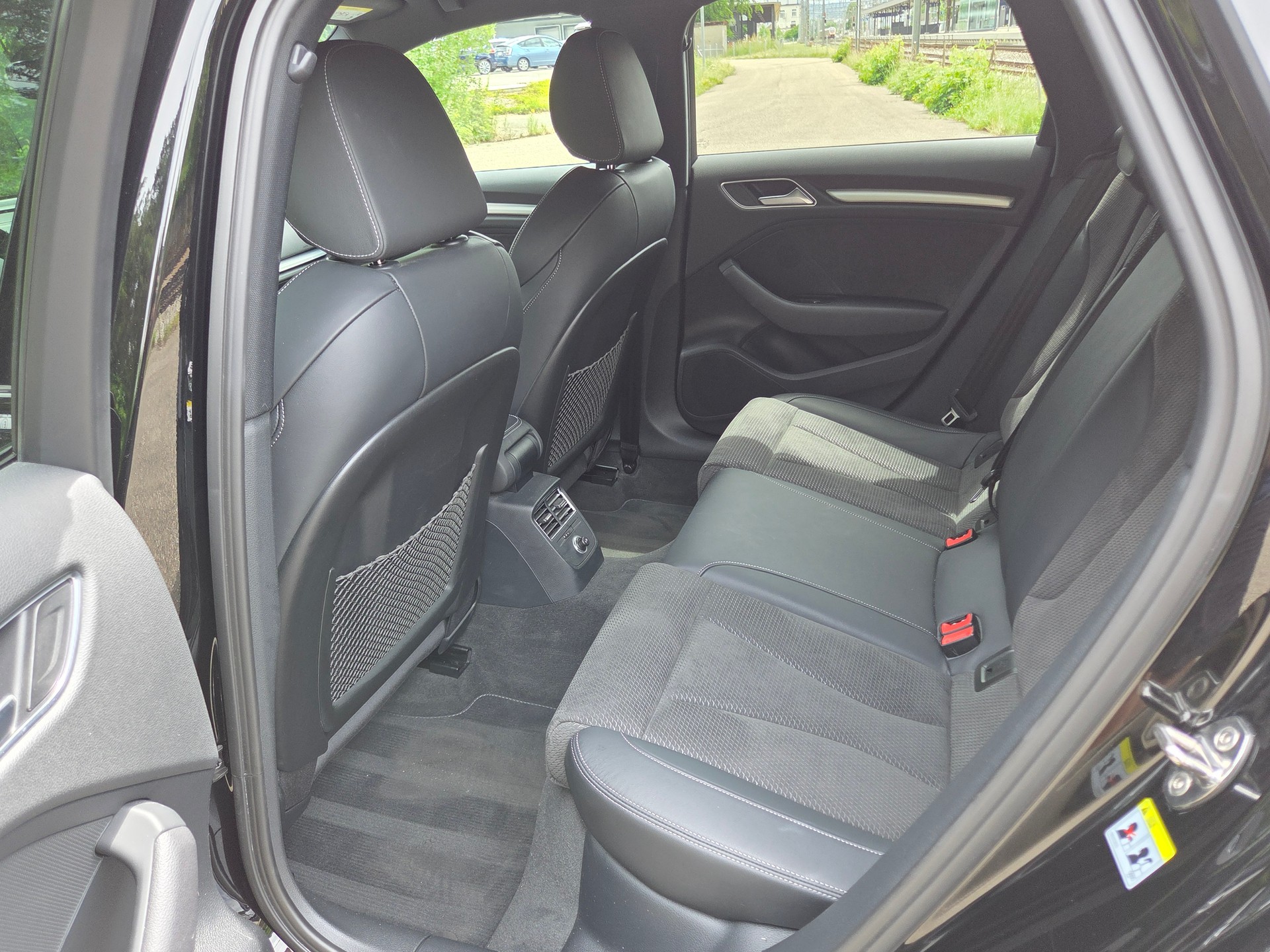 AUDI 2.0 40 TFSI Sport qu. S-Tronic-image-12