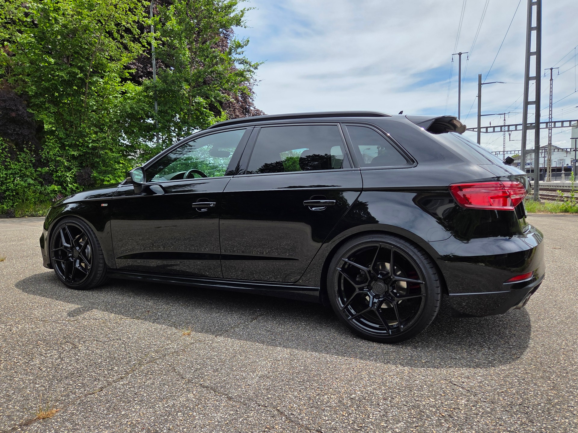 AUDI 2.0 40 TFSI Sport qu. S-Tronic-image-4