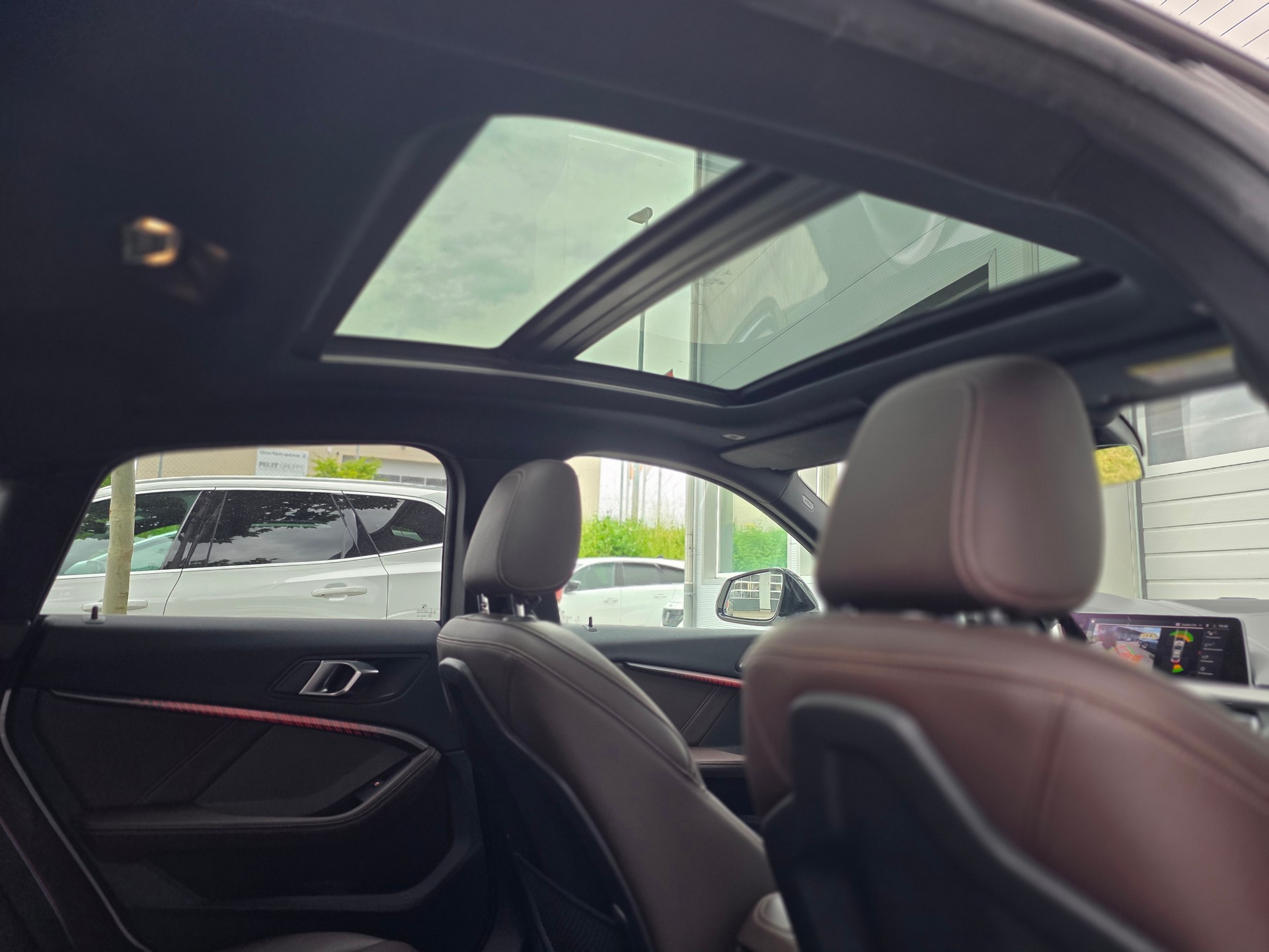 BMW M235i Gran Coupé xDrive Steptronic ** VOLLAUSSTATTUNG -M PERFORMANCE - ASSISTENZ PAKET PLUS - PANORAMA - HEAD UP DISPLAY **-image-13