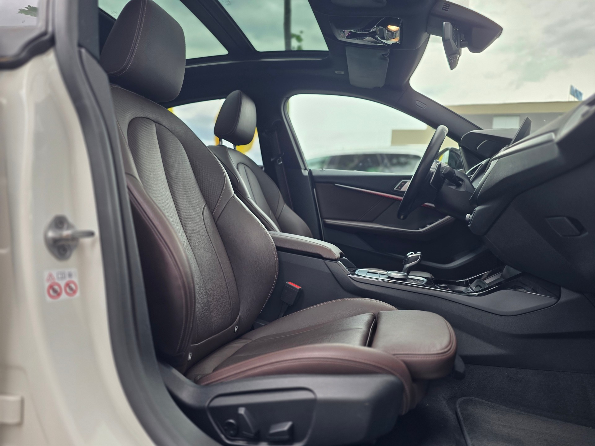 BMW M235i Gran Coupé xDrive Steptronic ** VOLLAUSSTATTUNG -M PERFORMANCE - ASSISTENZ PAKET PLUS - PANORAMA - HEAD UP DISPLAY **-image-11