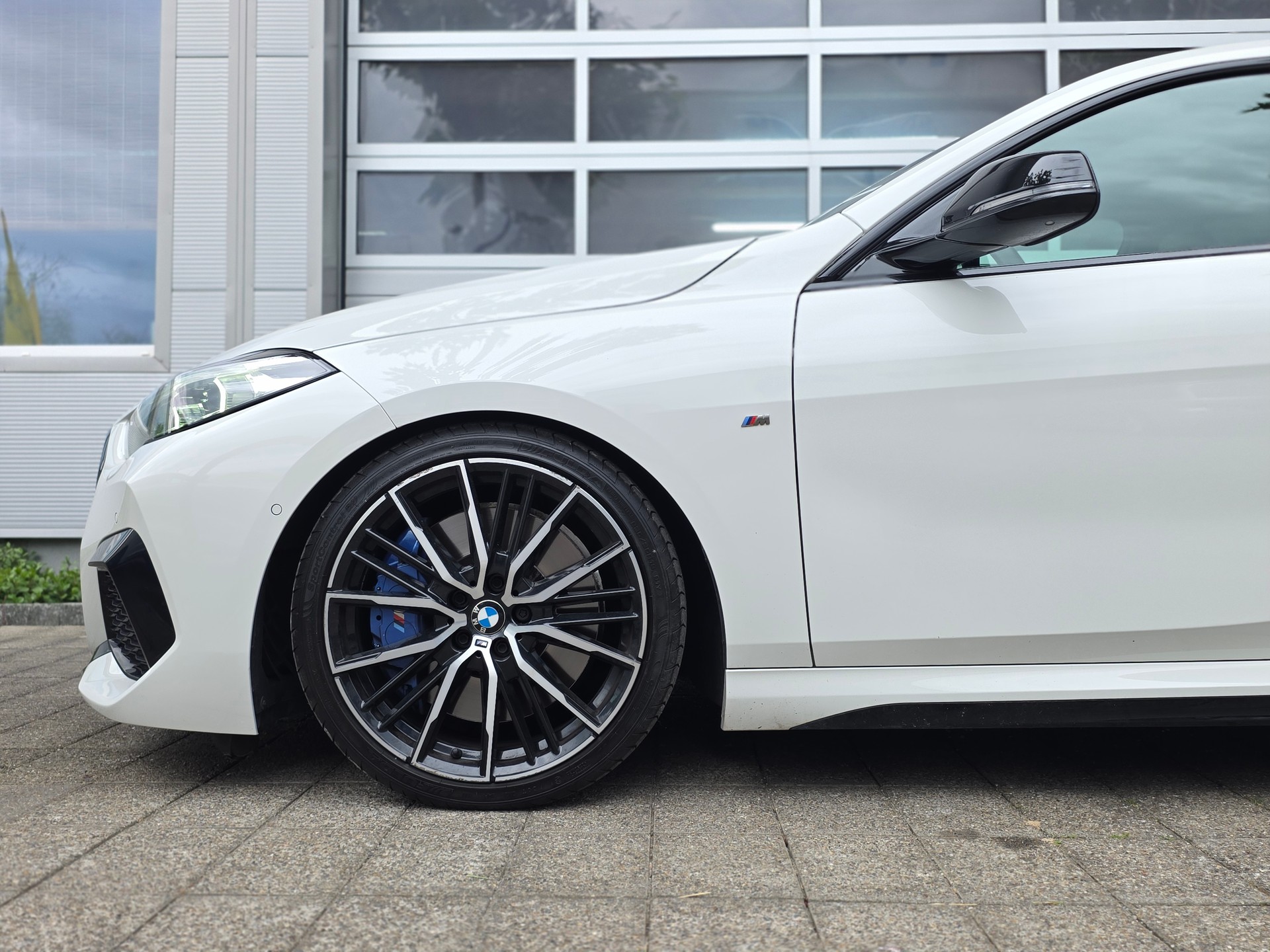 BMW M235i Gran Coupé xDrive Steptronic ** VOLLAUSSTATTUNG -M PERFORMANCE - ASSISTENZ PAKET PLUS - PANORAMA - HEAD UP DISPLAY **-image-4