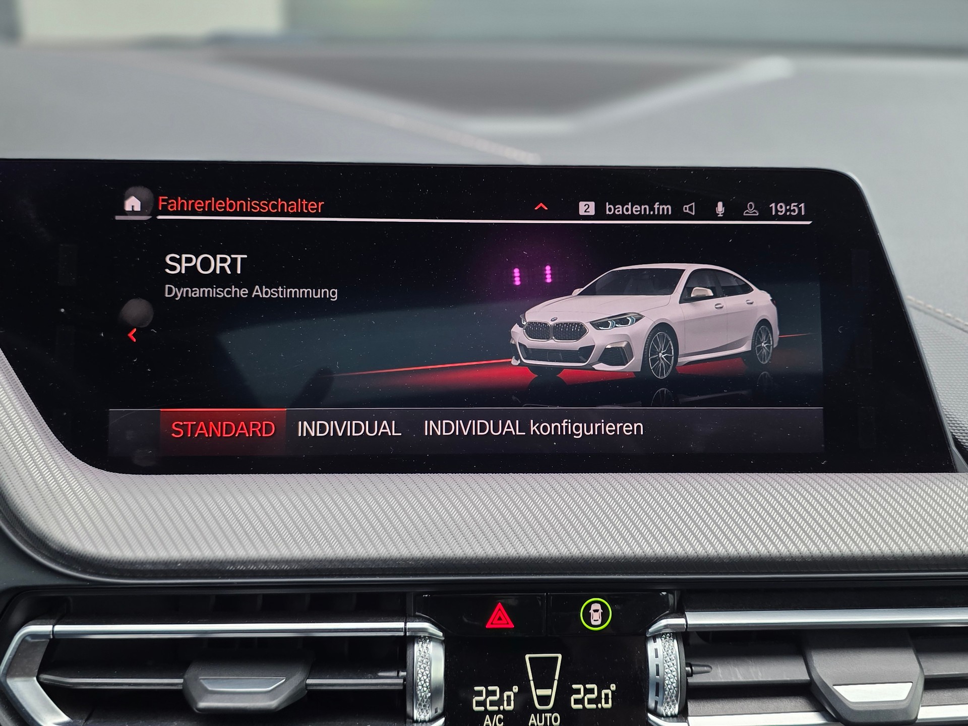 BMW M235i Gran Coupé xDrive Steptronic ** VOLLAUSSTATTUNG -M PERFORMANCE - ASSISTENZ PAKET PLUS - PANORAMA - HEAD UP DISPLAY **-image-26