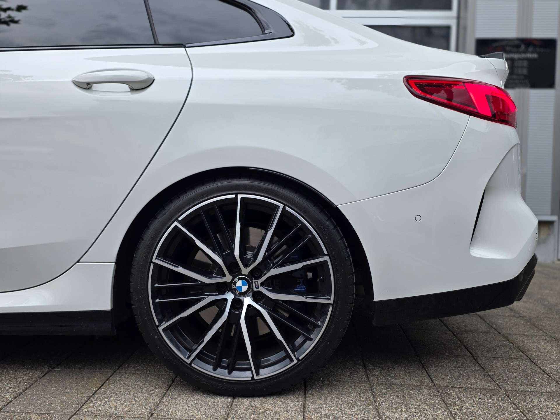 BMW M235i Gran Coupé xDrive Steptronic ** VOLLAUSSTATTUNG -M PERFORMANCE - ASSISTENZ PAKET PLUS - PANORAMA - HEAD UP DISPLAY **-image-5