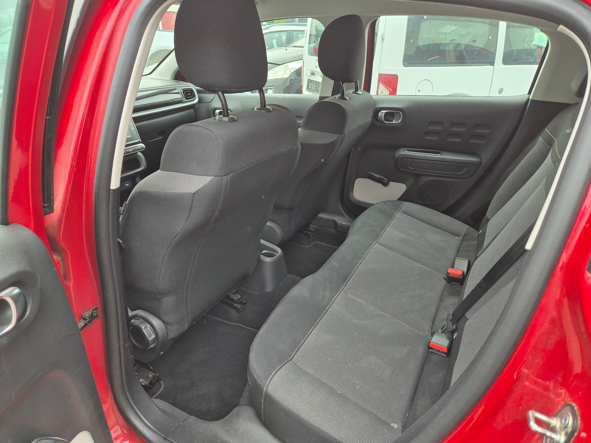 CITROEN C3 1.2i PureTech Feel-image-8