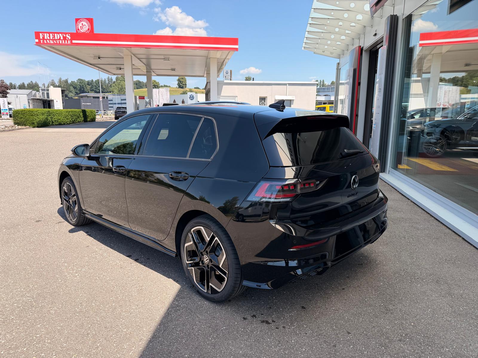 VW Golf 1.5 e TSI mHEV R-Line DSG-showroom-element-2