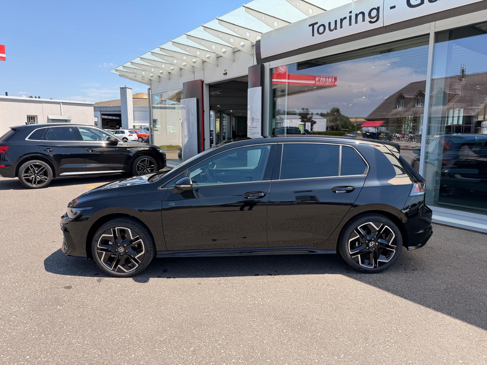 VW Golf 1.5 e TSI mHEV R-Line DSG-showroom-element-1