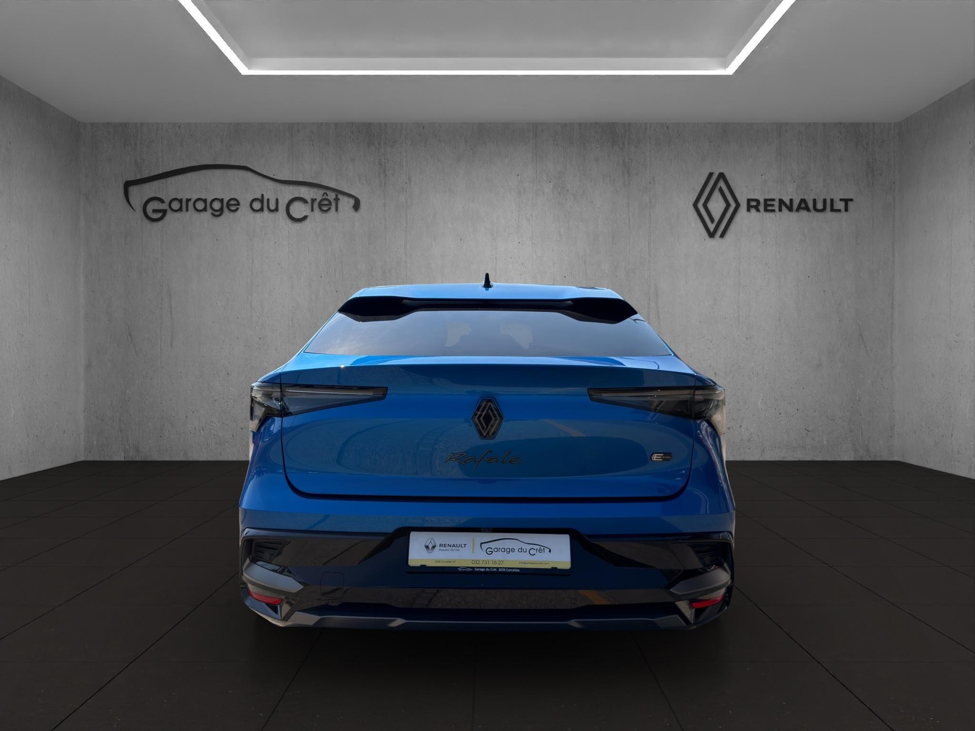 RENAULT Rafale 1.2 E-Tech Plug-in Atelier Alpine-showroom-element-3