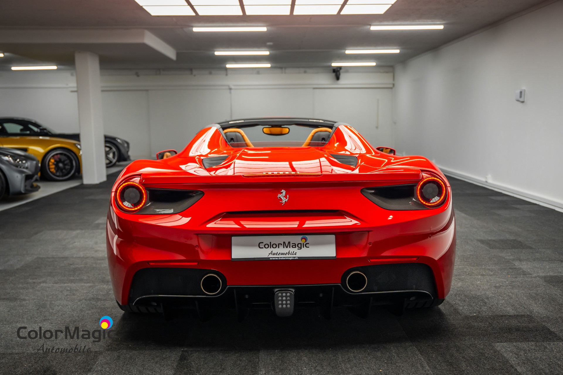 FERRARI * 488 SPIDER * FULL CARBON INNEN & AUSSEN * SAMMLERFAHRZEUG MIT 9400KM * FRISCH AB FERRARI SERVICE * FERRARI APPROVED GARANTIE *-image-4