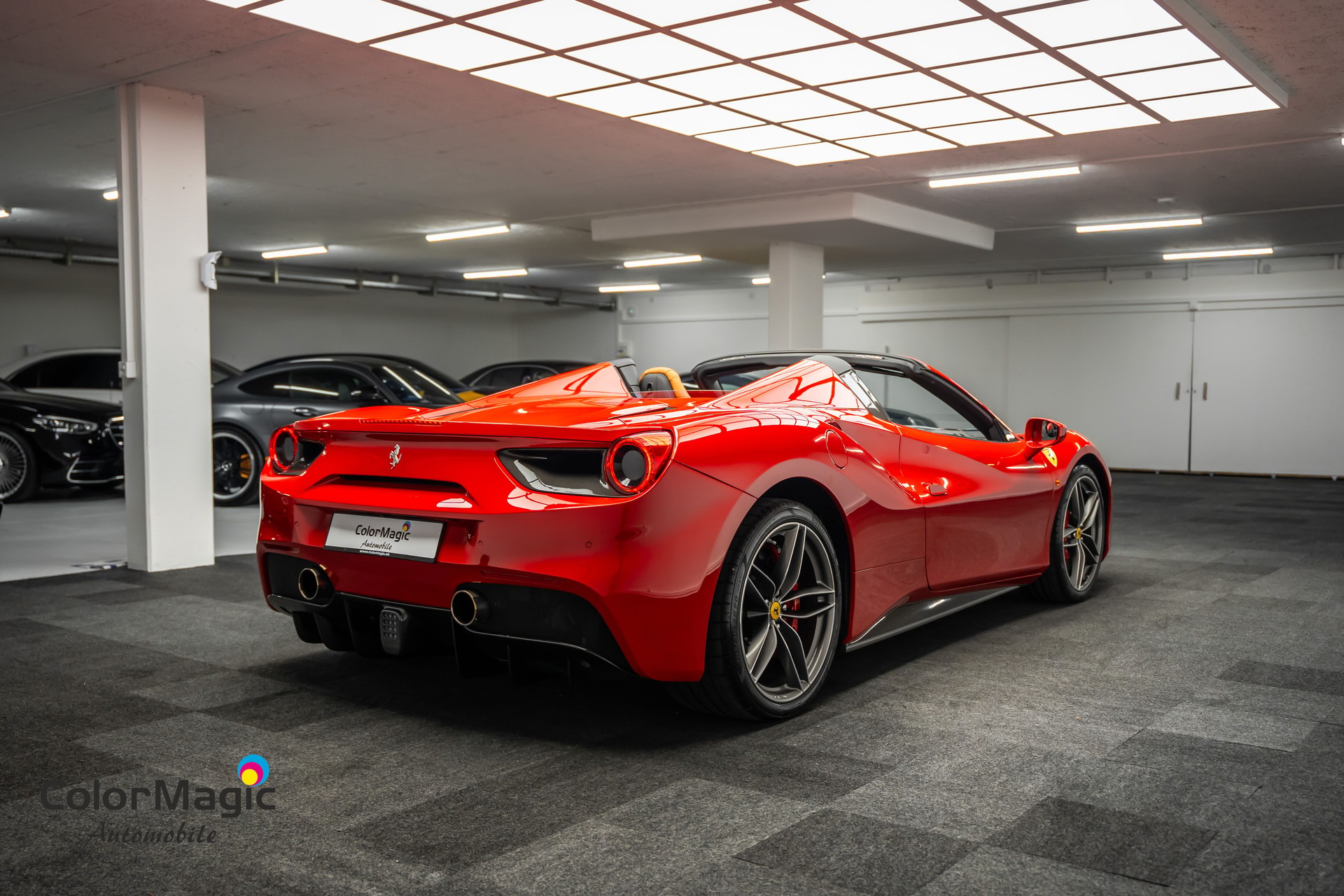 FERRARI * 488 SPIDER * FULL CARBON INNEN & AUSSEN * SAMMLERFAHRZEUG MIT 9400KM * FRISCH AB FERRARI SERVICE * FERRARI APPROVED GARANTIE *-image-5