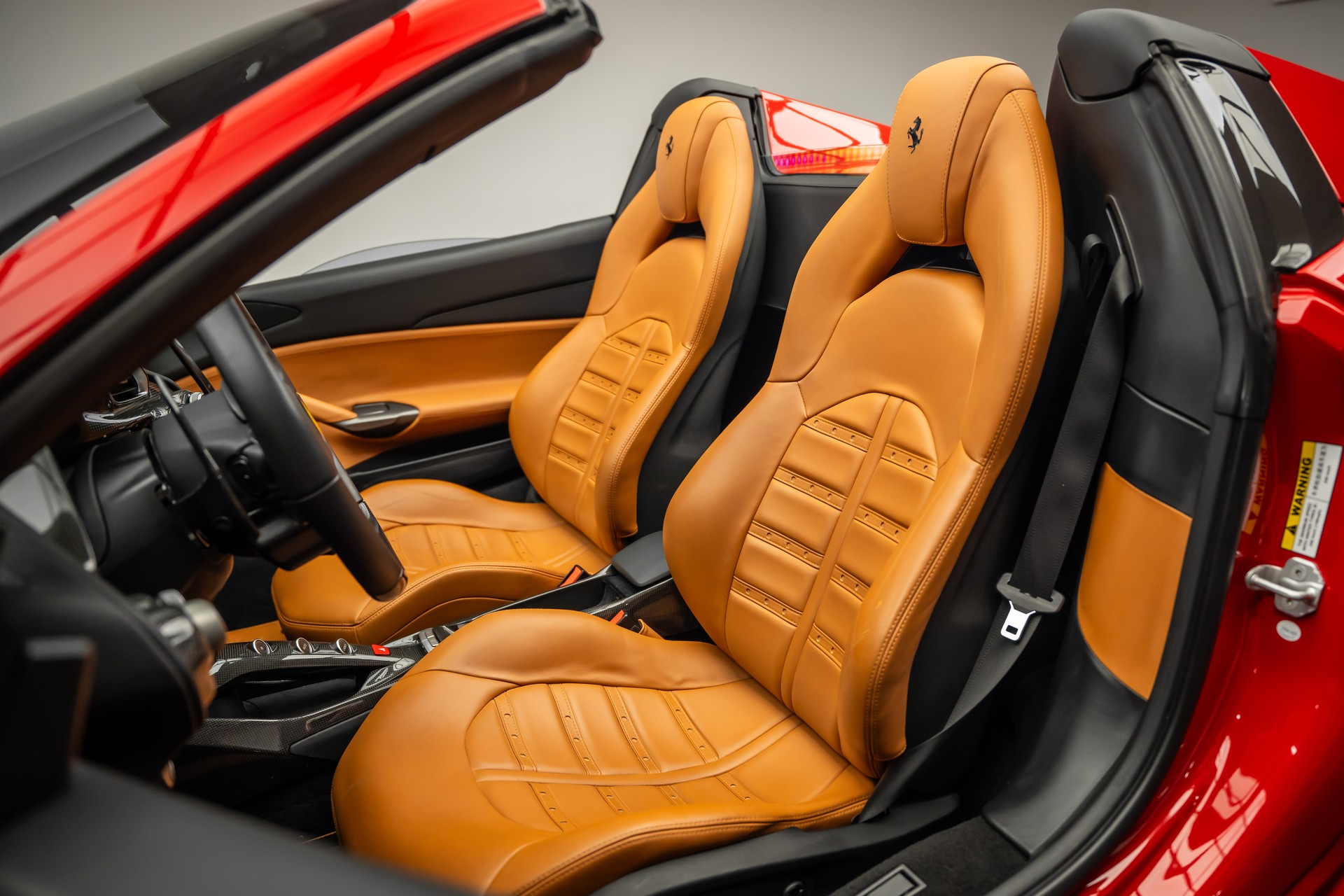 FERRARI * 488 SPIDER * FULL CARBON INNEN & AUSSEN * SAMMLERFAHRZEUG MIT 9400KM * FRISCH AB FERRARI SERVICE * FERRARI APPROVED GARANTIE *-image-16