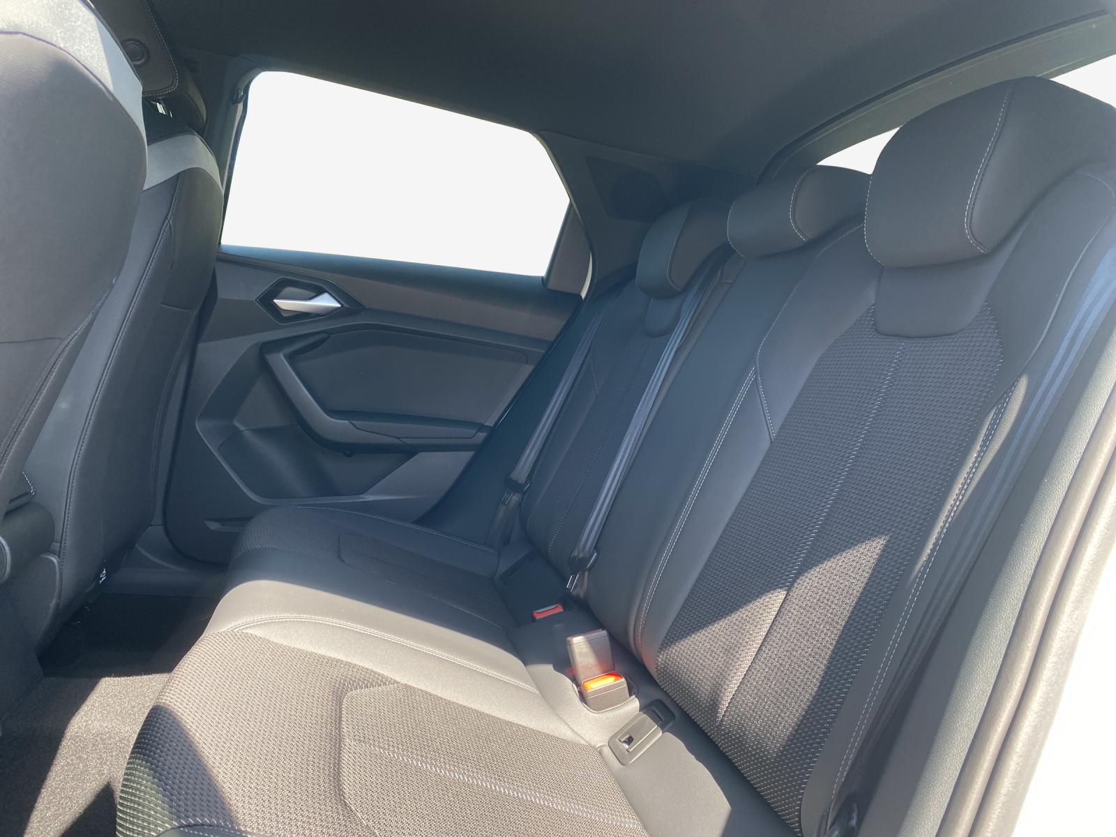 AUDI A1 Sportback 30 TFSI S Line S-tronic-image-11